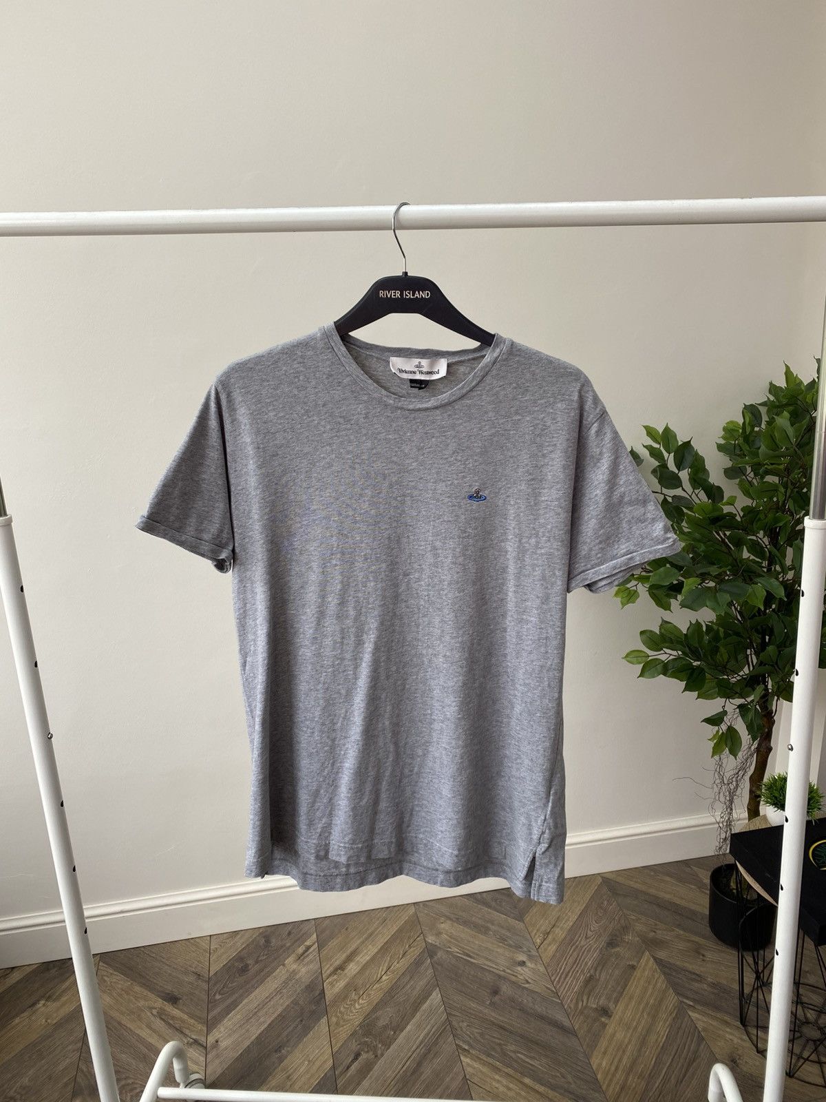 Designer × Vintage × Vivienne Westwood Vintage Vivienne Westwood Embroidery Iconic Logo T-shirt Size US L / EU 52-54 / 3 - 1 Thumbnail