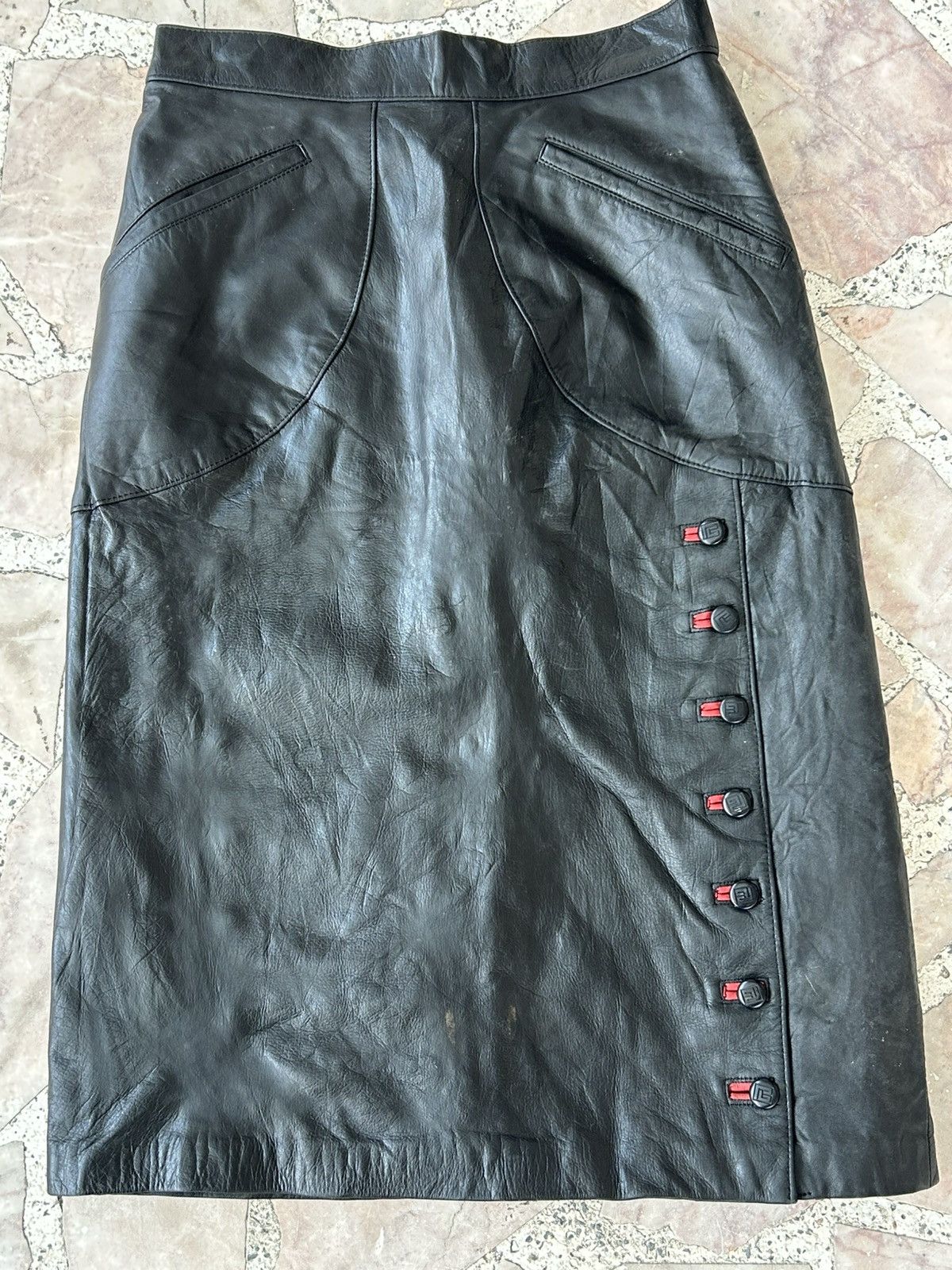 Pierre Balmain Pierre Balmain Vintage Leather Black Skirt Size 25" / US 0 / IT 36 - 4 Thumbnail