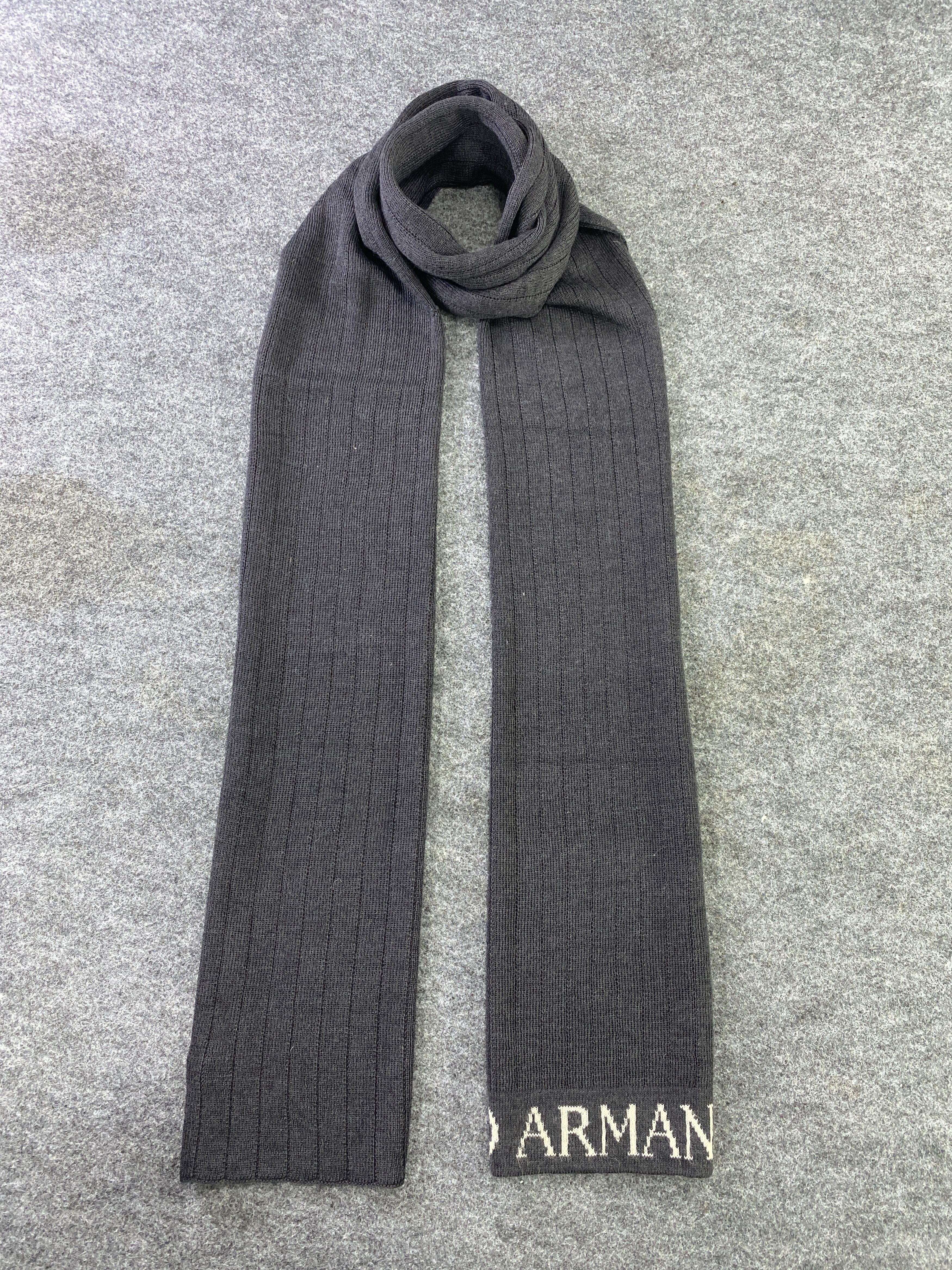 Emporio Armani Scarf / Muffler / Neckwear -T501