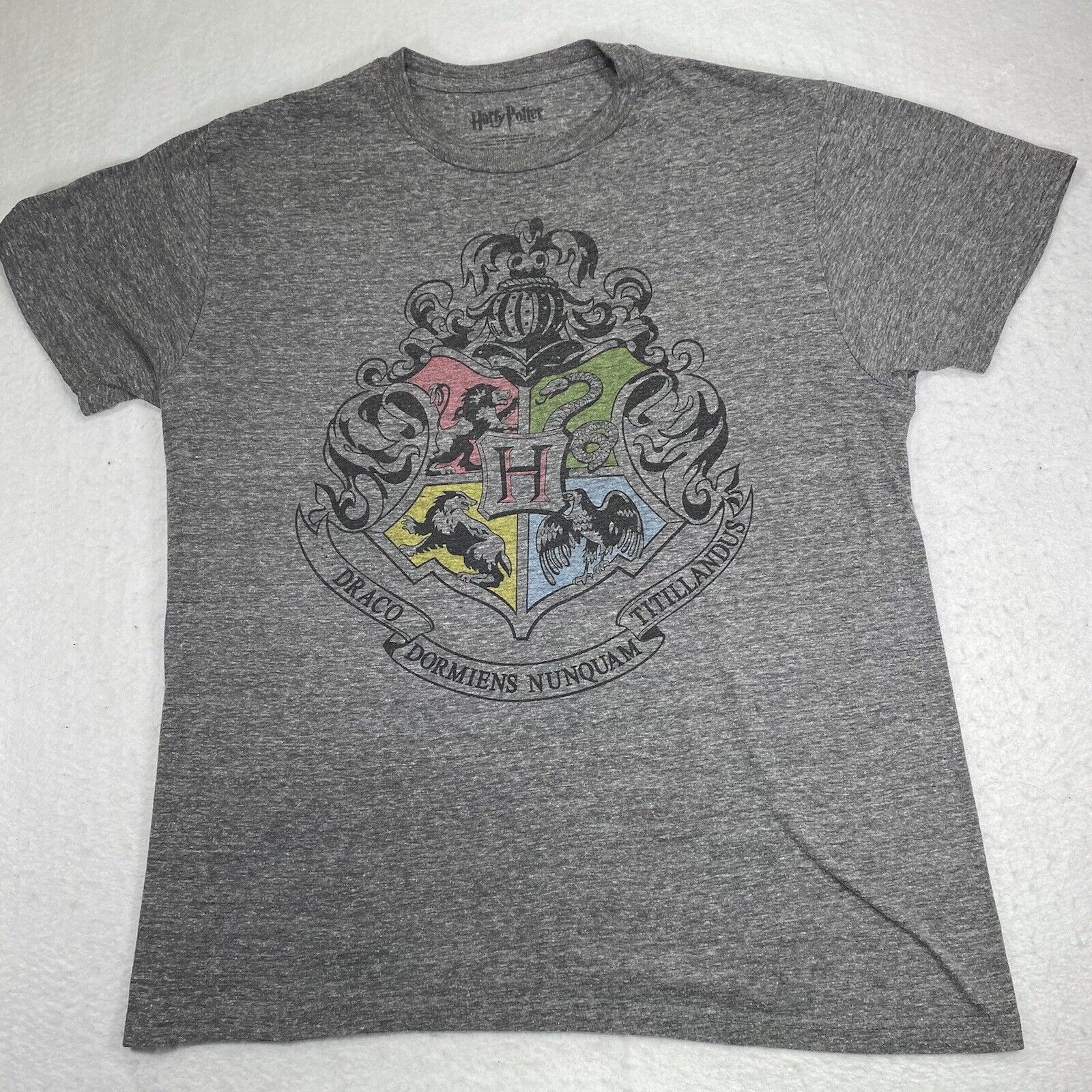 Universal Studios Harry Potter School Of Witchcraft & Wizardry Small T-Shirt Size US S / EU 44-46 / 1 - 1 Thumbnail
