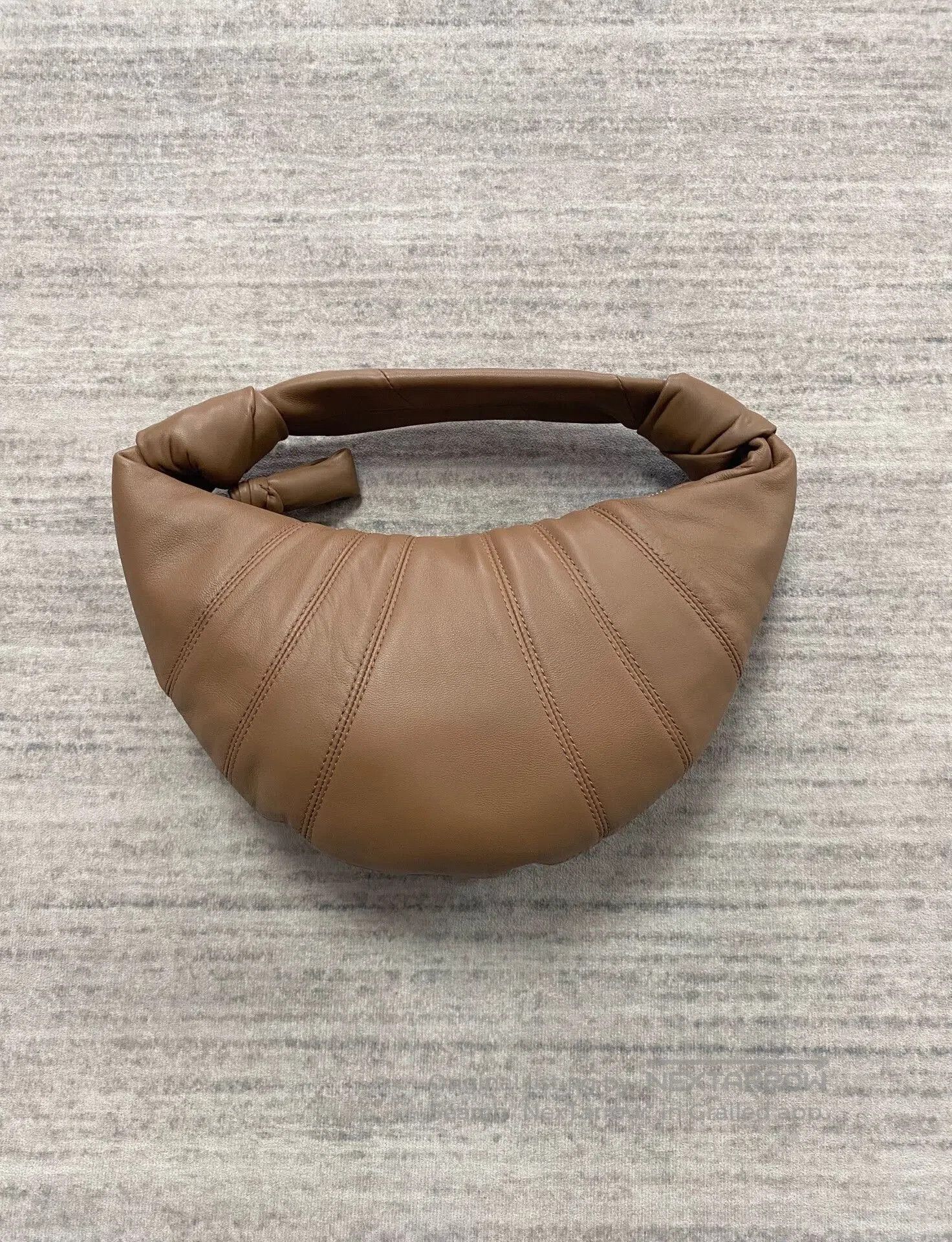 Lemaire Lemaire Mini Croissant Shoulder Bag. Size ONE SIZE - 2 Thumbnail