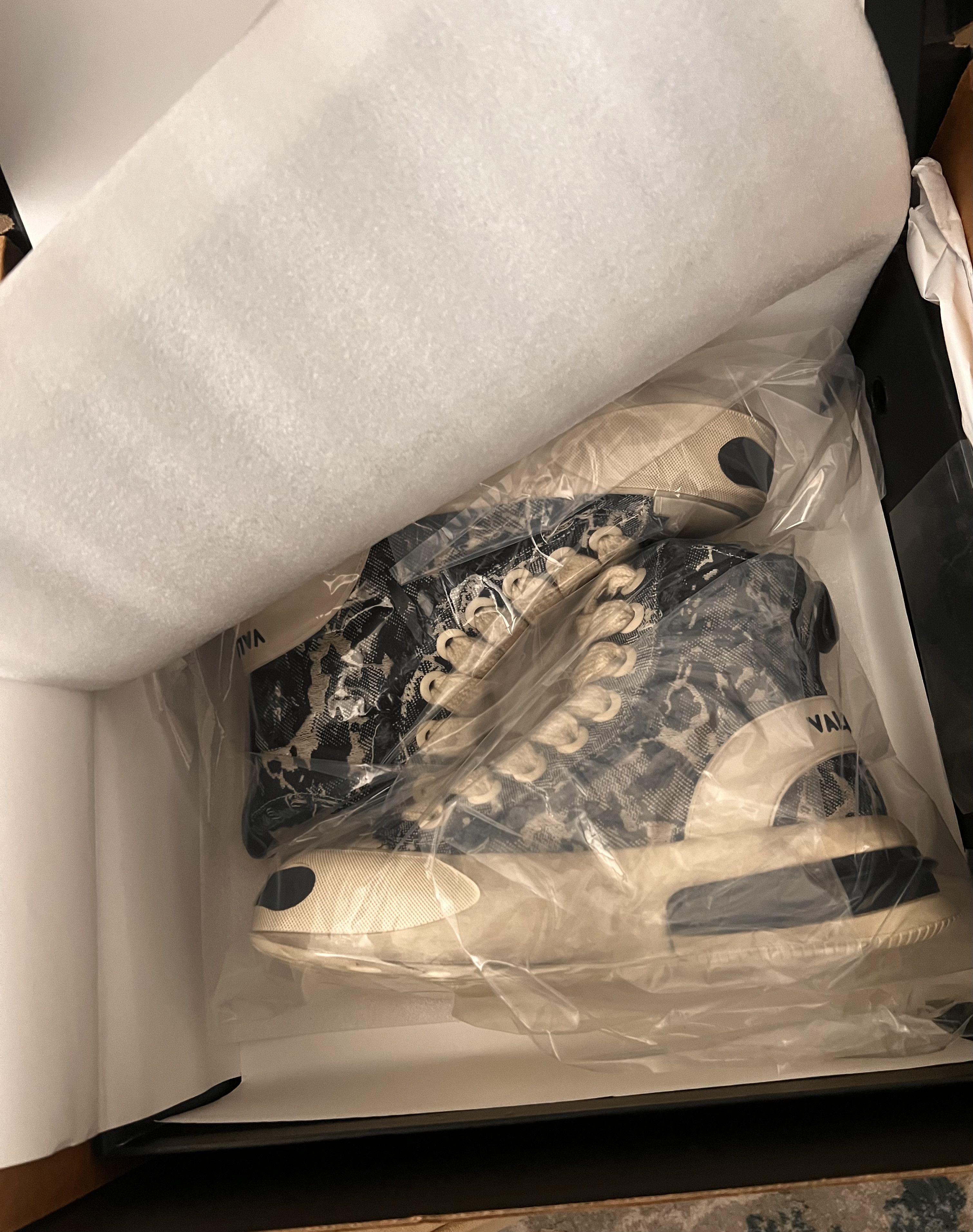 Valabasas "PURPOSE" INDIGO HIGH TOPS Size US 8 / EU 41 - 10 Thumbnail