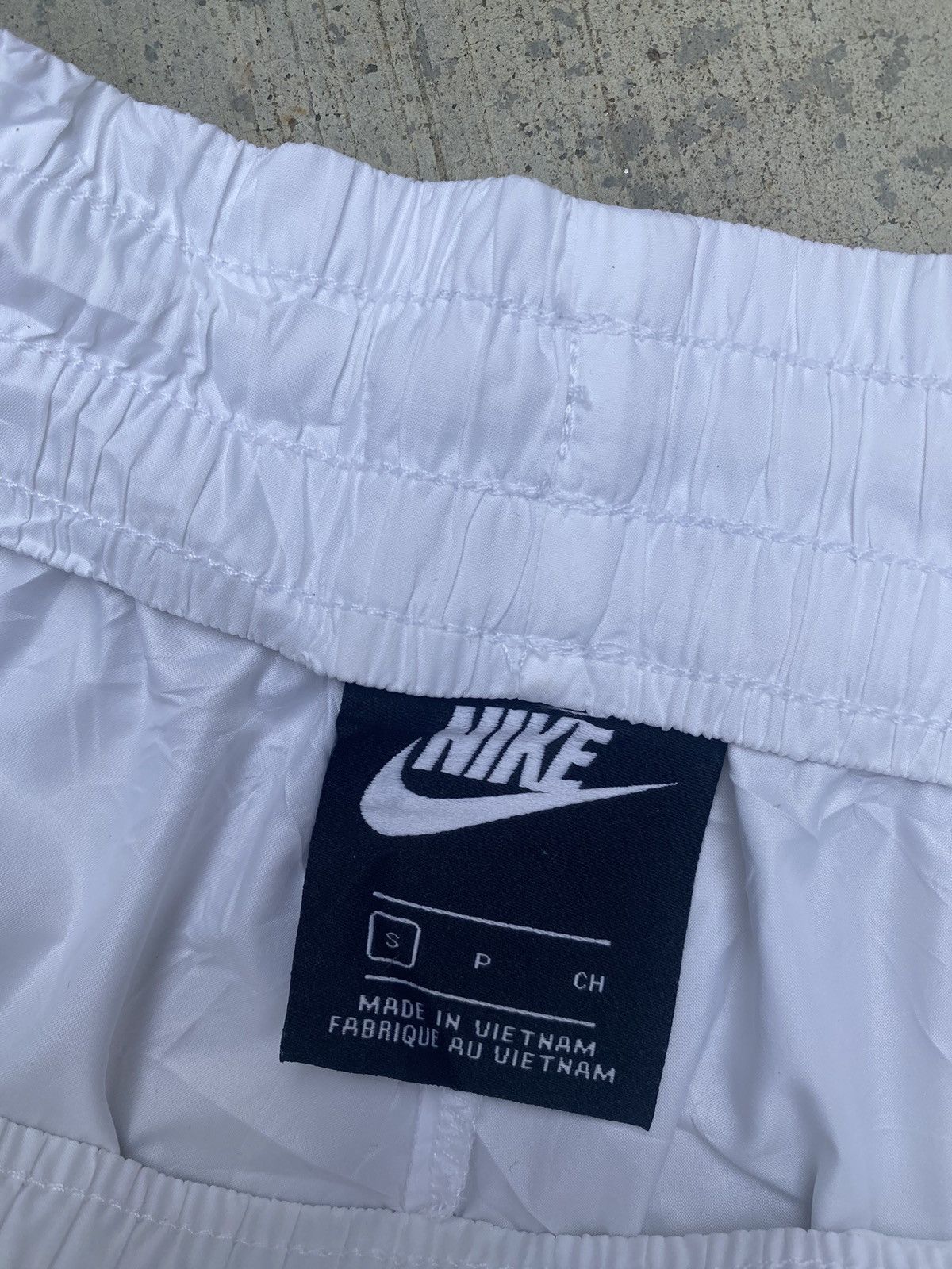 Nike Nike Black White Running Shorts Size US 26 / EU 42 - 6 Thumbnail