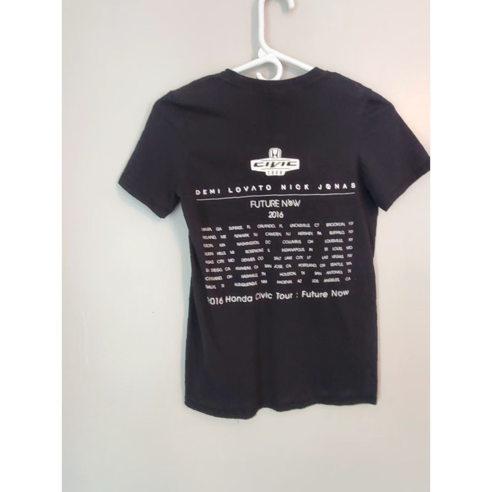 Gildan Demi Lovato & Nick Jonas Future Now 2016 Concert Tour T Shirt Black XS Used Nike? Size US S / EU 44-46 / 1 - 2 Thumbnail