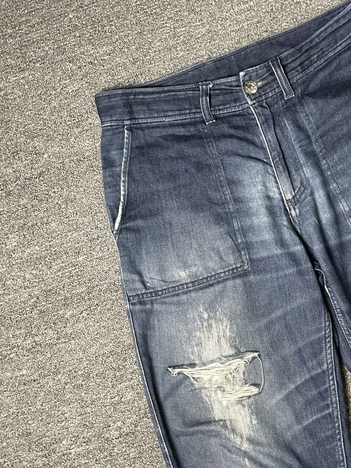 Armani Exchange × Vintage ARMANI EXCHANGE Distressed Ripped Jeans (91) Size US 33 - 5 Thumbnail