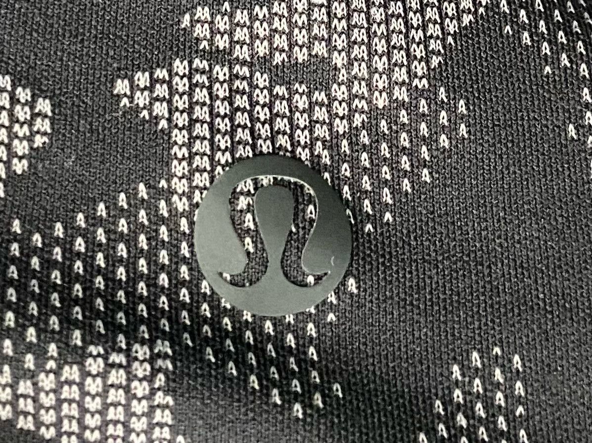 Lululemon Lululemon Essential Pleated Camo Jacquard Black Tank 8 Size M / US 6-8 / IT 42-44 - 5 Thumbnail