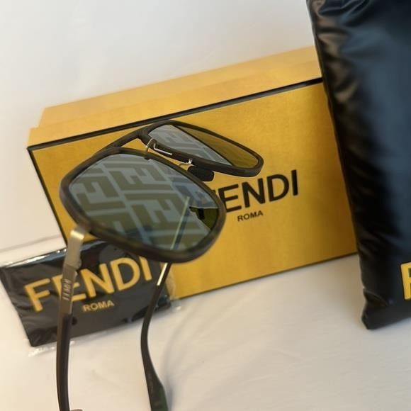 Fendi - New Authentic💯- FENDI Green Mirror Navigator Men's Sungla Size ONE SIZE - 2 Thumbnail