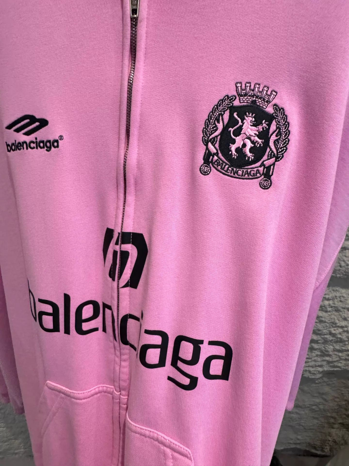 Balenciaga Balenciaga x Man Utd Pink Zip Hoodie S Size S / US 4 / IT 40 - 2 Thumbnail