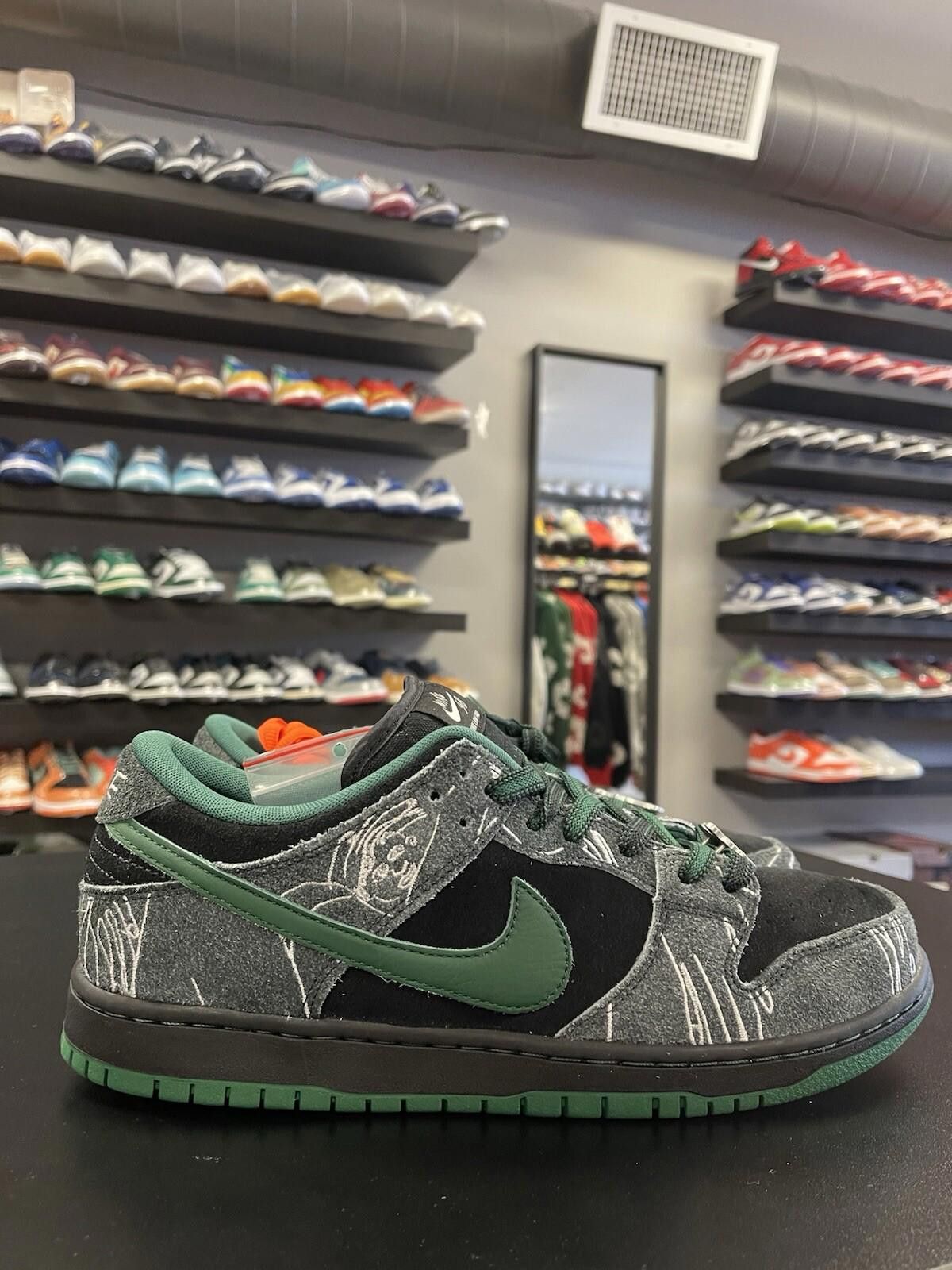 Nike Size 11.5 - Nike THERE Skateboards x Dunk SB Ultra Humanized Size US 11.5 / EU 44-45 - 3 Thumbnail