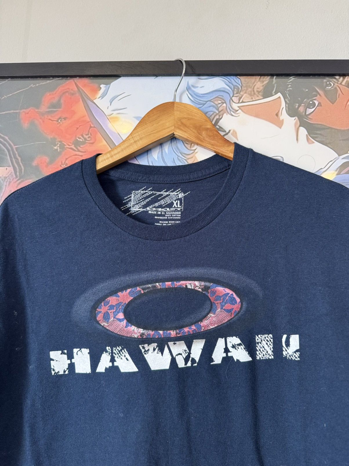 Oakley Vintage Oakley Surf Hawaii Island Design Rare Tshirt Size US XL / EU 56 / 4 - 2 Thumbnail