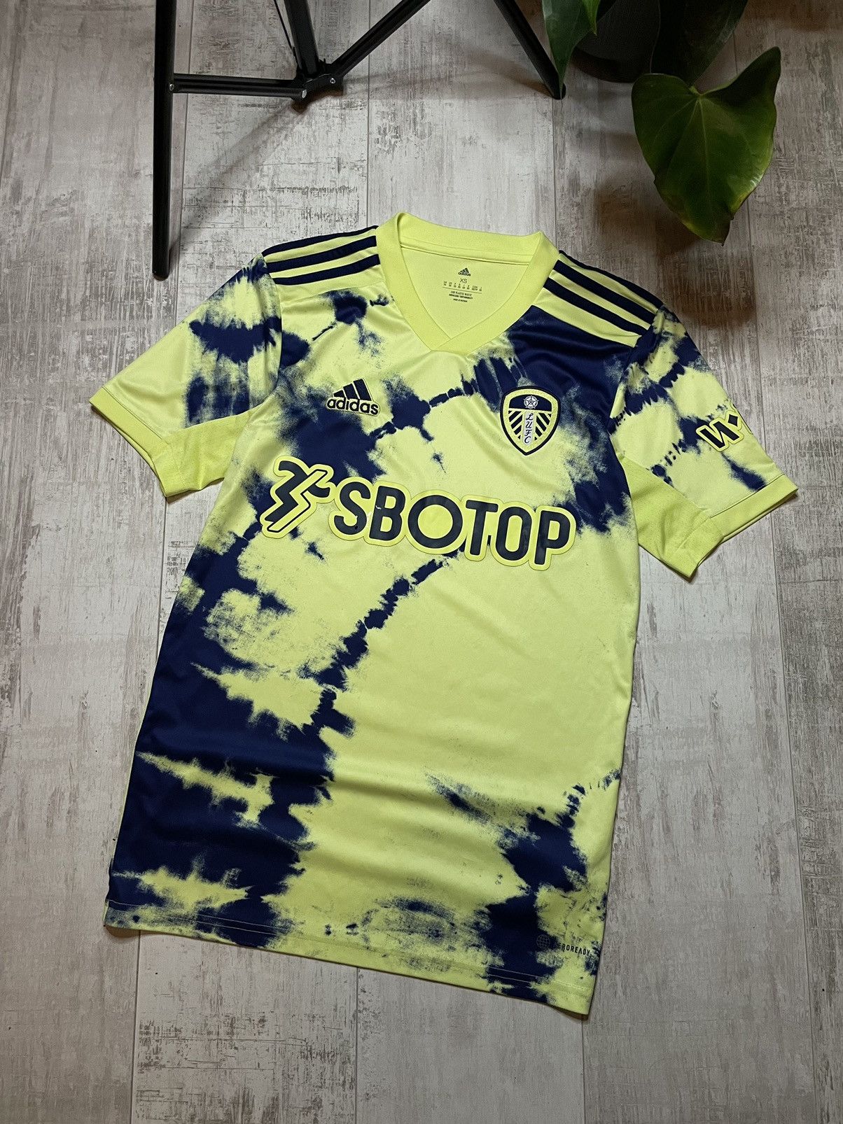Adidas Adidas Leeds United 2022/2023 Away Football Shirt Jersey Size US XS / EU 42 / 0 - 1 Thumbnail