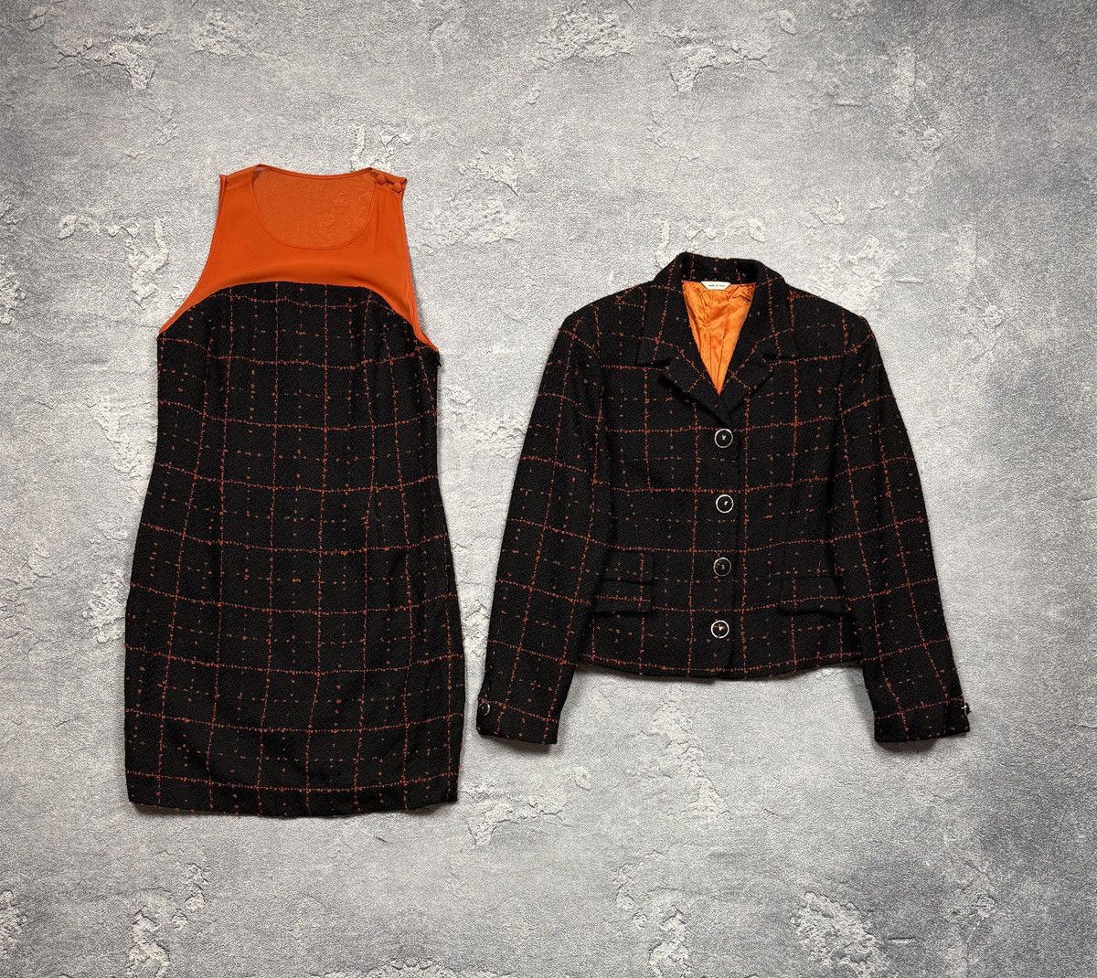 Versace Vintage Versace Classic V2 Velvet Suit Dress+Jacket Size M / US 6-8 / IT 42-44 - 1 Thumbnail
