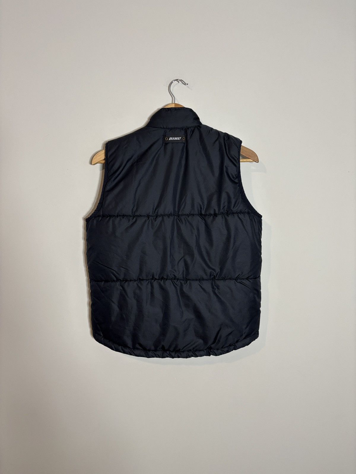 Nike Vintage Nike Running Puffer Vest Y2K Medium Size M / US 6-8 / IT 42-44 - 4 Thumbnail