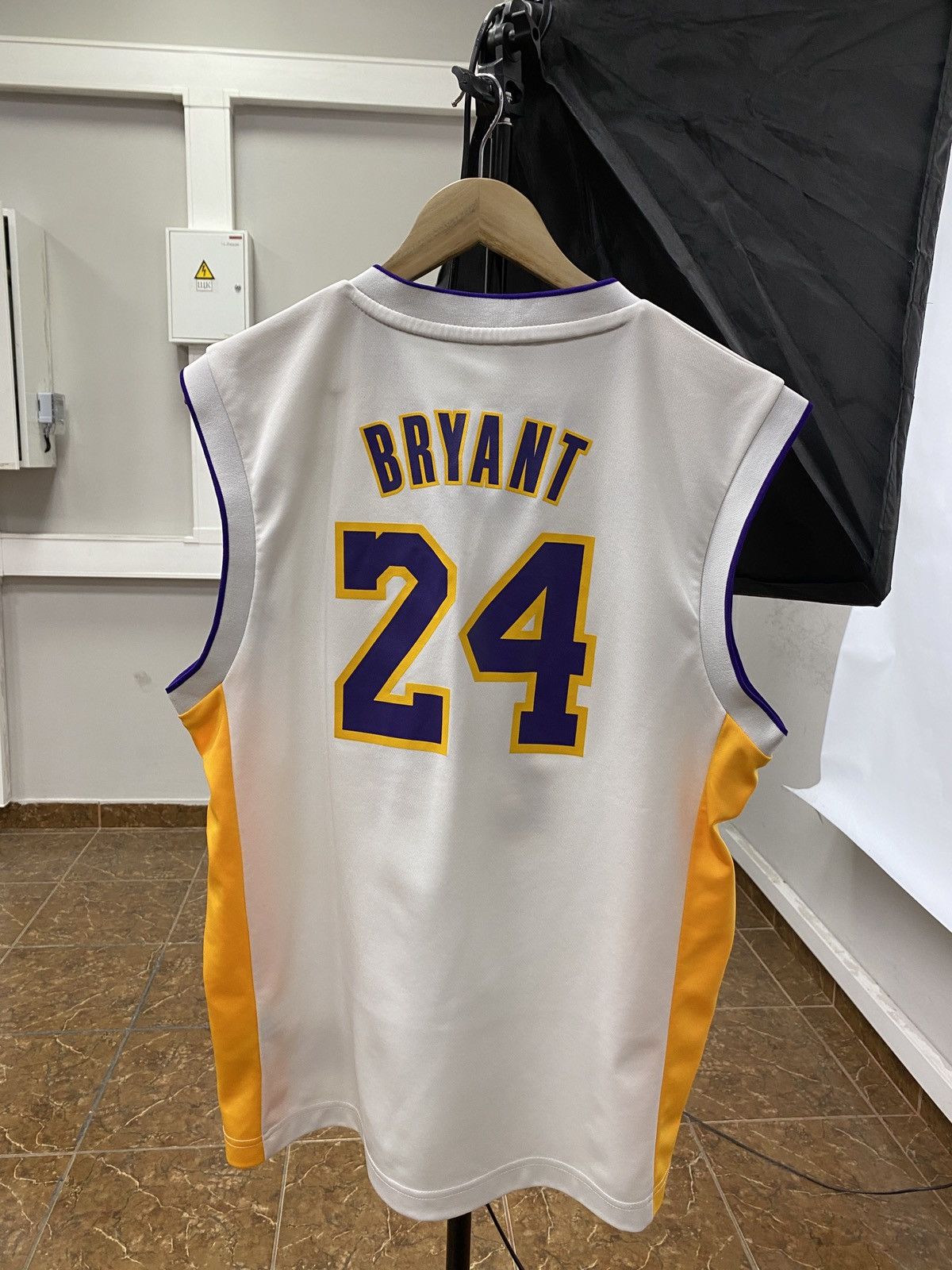 Adidas 🇺🇸 Vintage Kobe Bryant 24 Adidas L A Lakers 2014 Jersey Rare Size US M / EU 48-50 / 2 - 1 Thumbnail