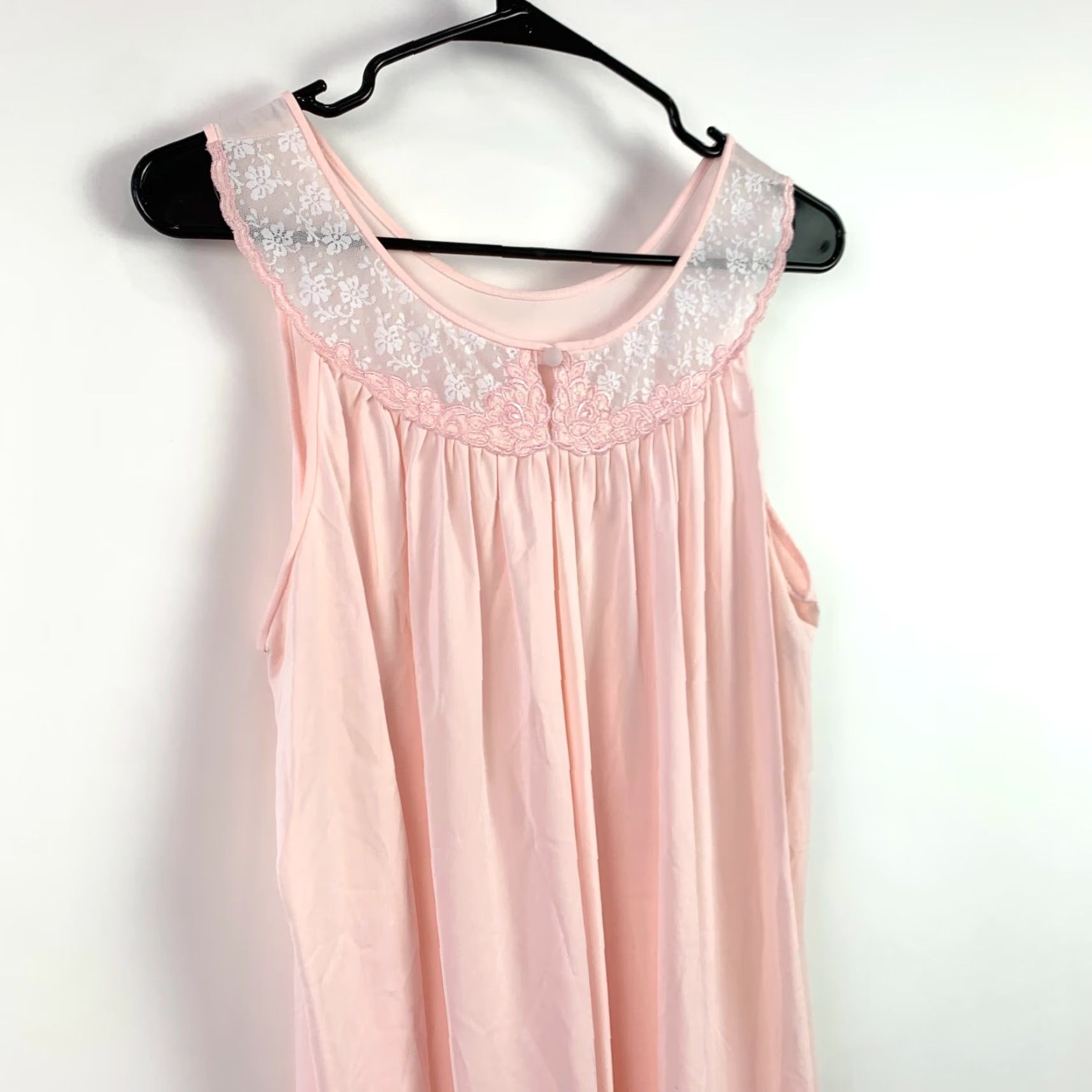 Vintage VINTAGE Lorraine Pink Nylon Nightie Nightgown Robe Set Medium 1990s Women's Pink Nylon Nightie Robe Lorraine Vintage Size ONE SIZE - 6 Thumbnail