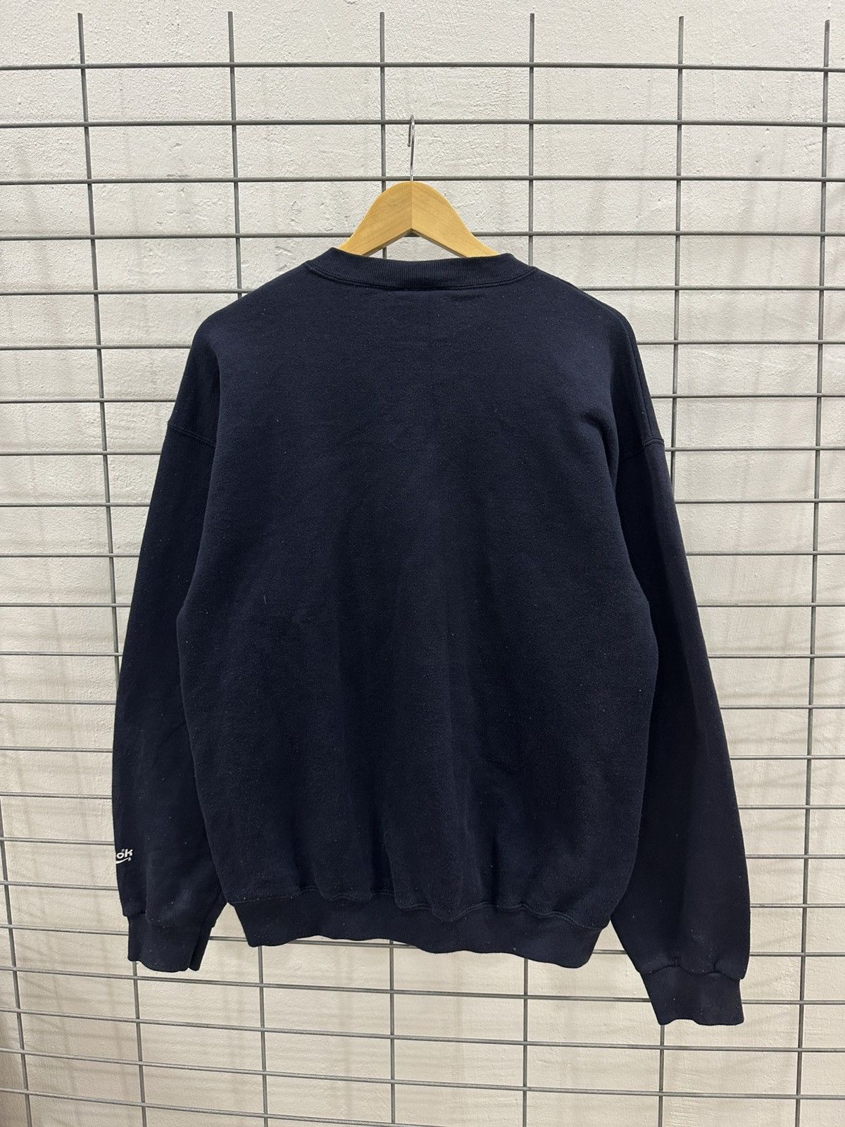 Reebok Vintage 90s Reebok Sweatshirt Made In USA Big Logo Crewneck Size US L / EU 52-54 / 3 - 2 Thumbnail