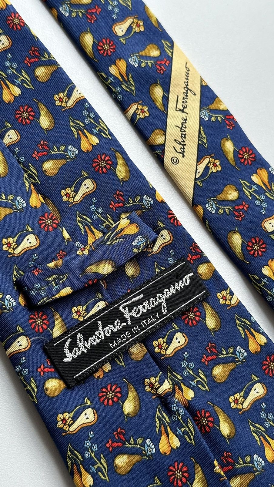 Salvatore Ferragamo Salvatore Ferragamo Men Classic Tie Made In Italy 100% Silk Size ONE SIZE - 2 Thumbnail