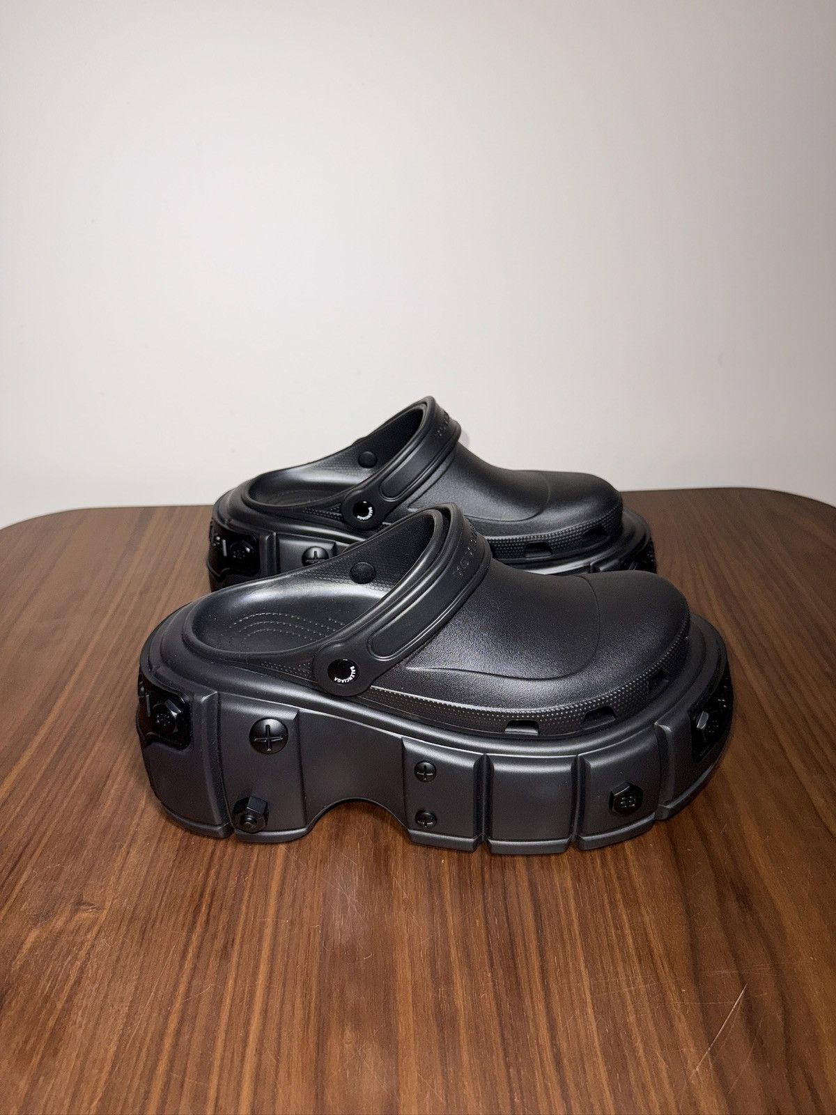Balenciaga × Crocs Balenciaga Hardcrocs Black on Black Size US 11 / EU 44 - 2 Thumbnail
