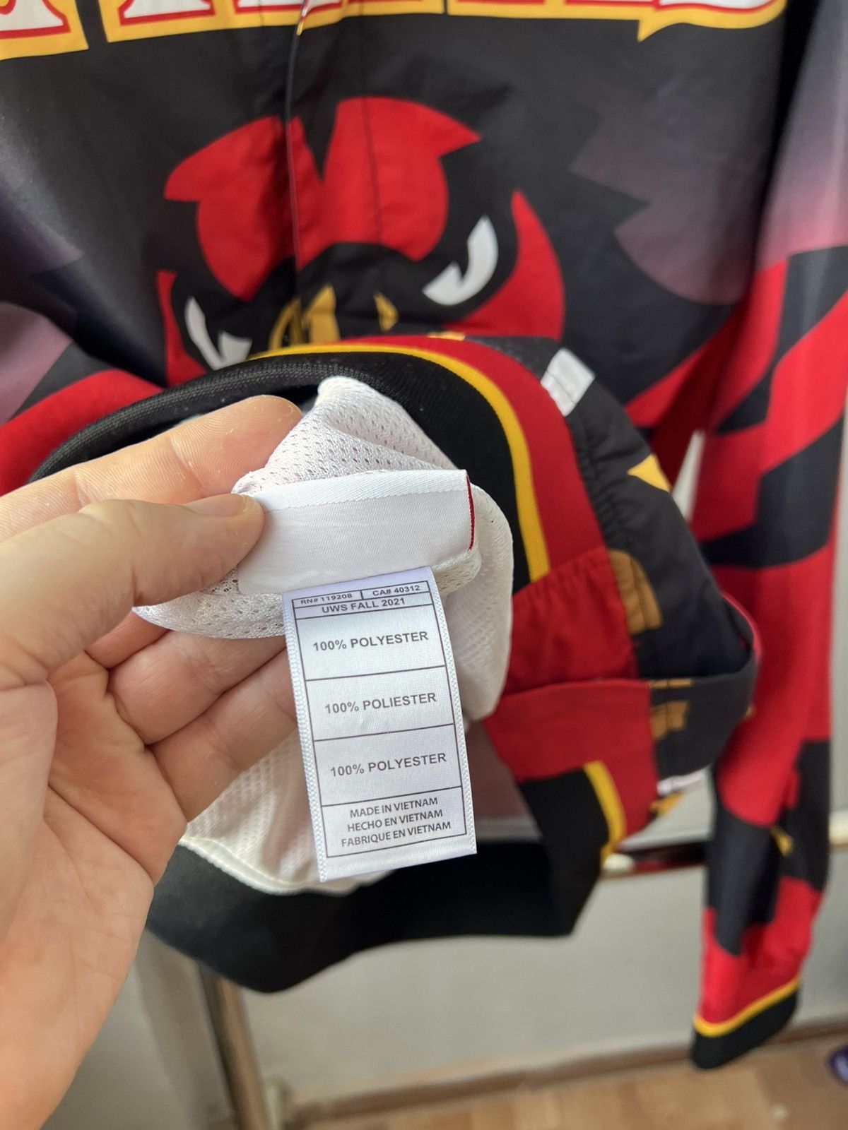 Mitchell & Ness RARE 1995/96 ATLANTA HAWKS MITCHELL&NESS NBA BOMBER JACKET L Size US L / EU 52-54 / 3 - 12 Thumbnail