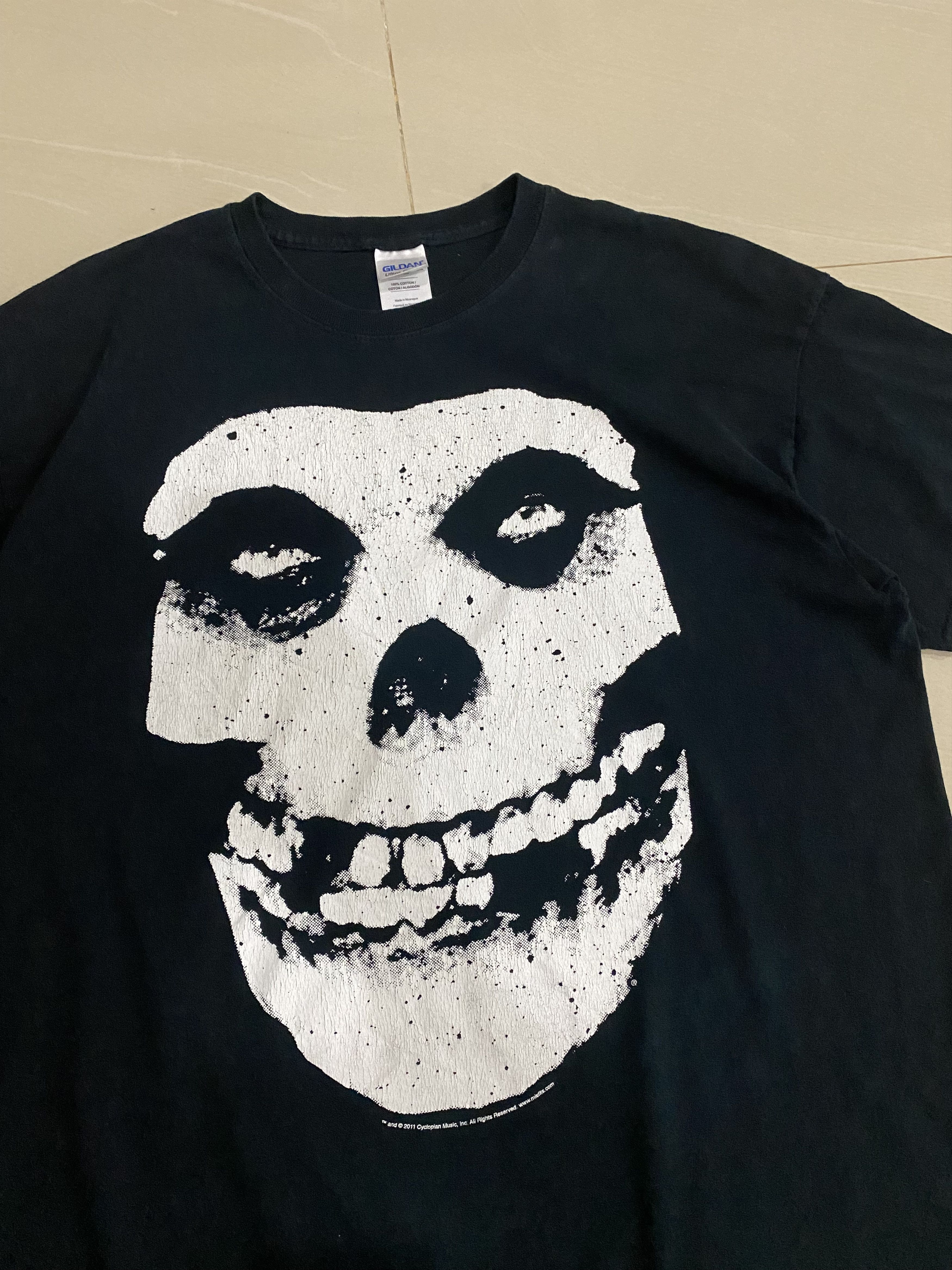 Band Tees The Misfits Punk Rock Tour Tee Distressed Shirt Size US XL / EU 56 / 4 - 2 Thumbnail