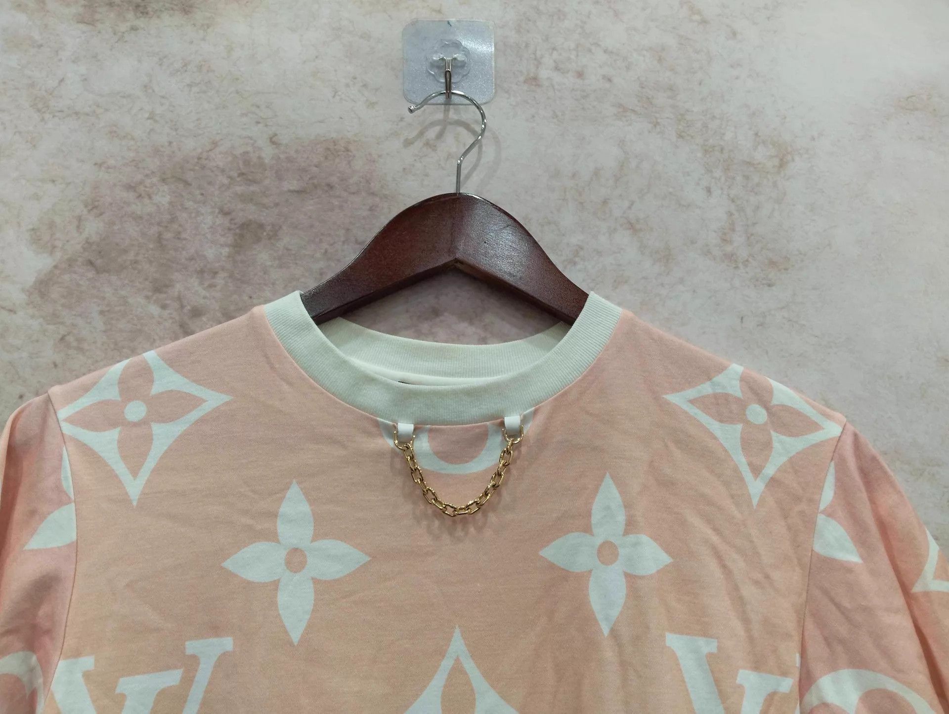 Louis Vuitton LV Logo Print Gradient Short Sleeve Tee XS Size XS / US 0-2 / IT 36-38 - 6 Thumbnail