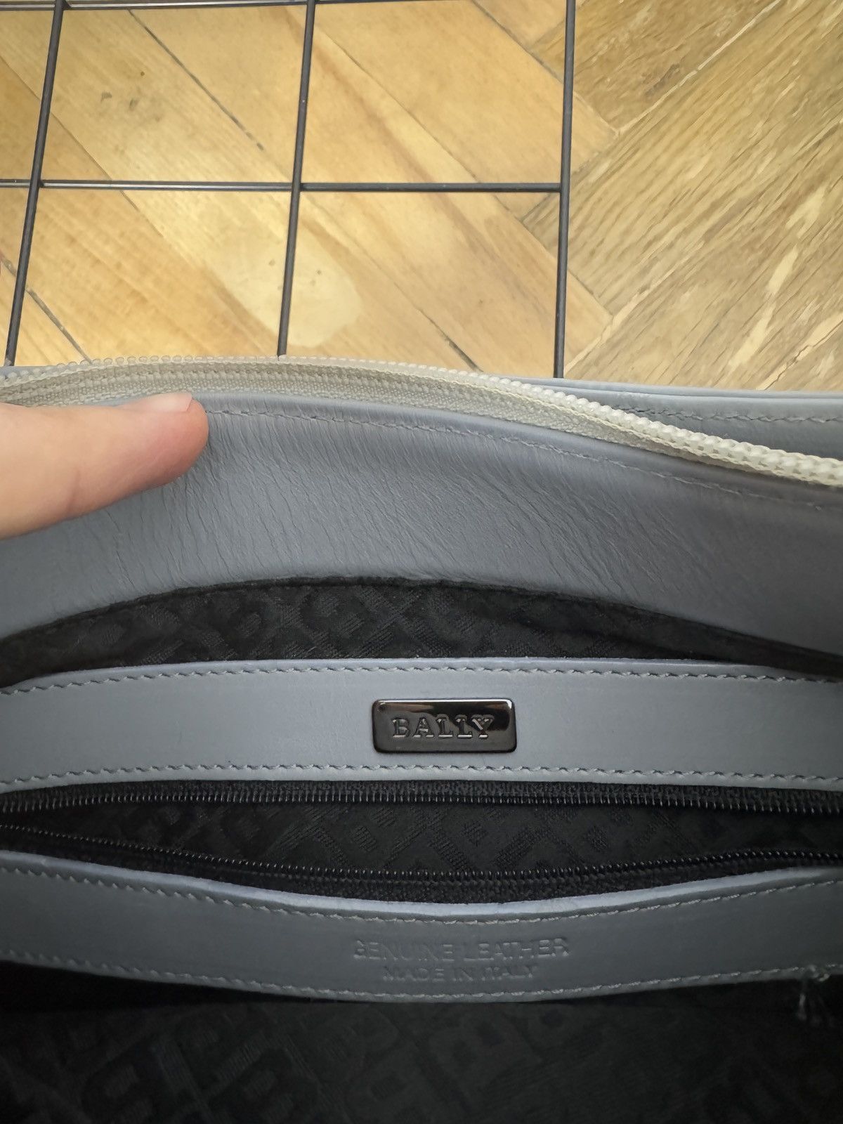 Bally Bally Nardo grey baguette made in Italy handbag Size ONE SIZE - 11 Thumbnail