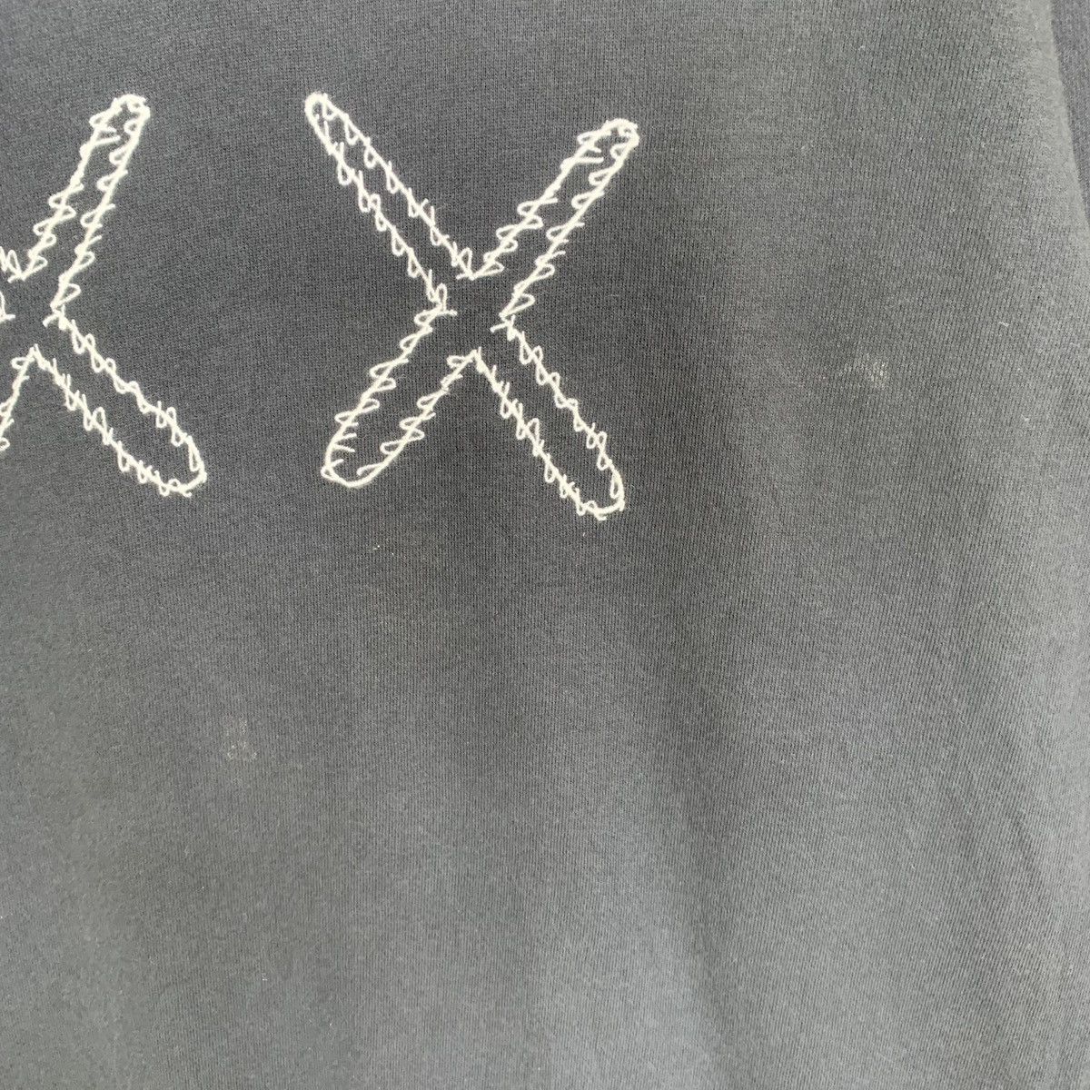Kaws × Uniqlo Vintage Kaws X Japanese Brand Sweatshirt Size US XL / EU 56 / 4 - 7 Thumbnail