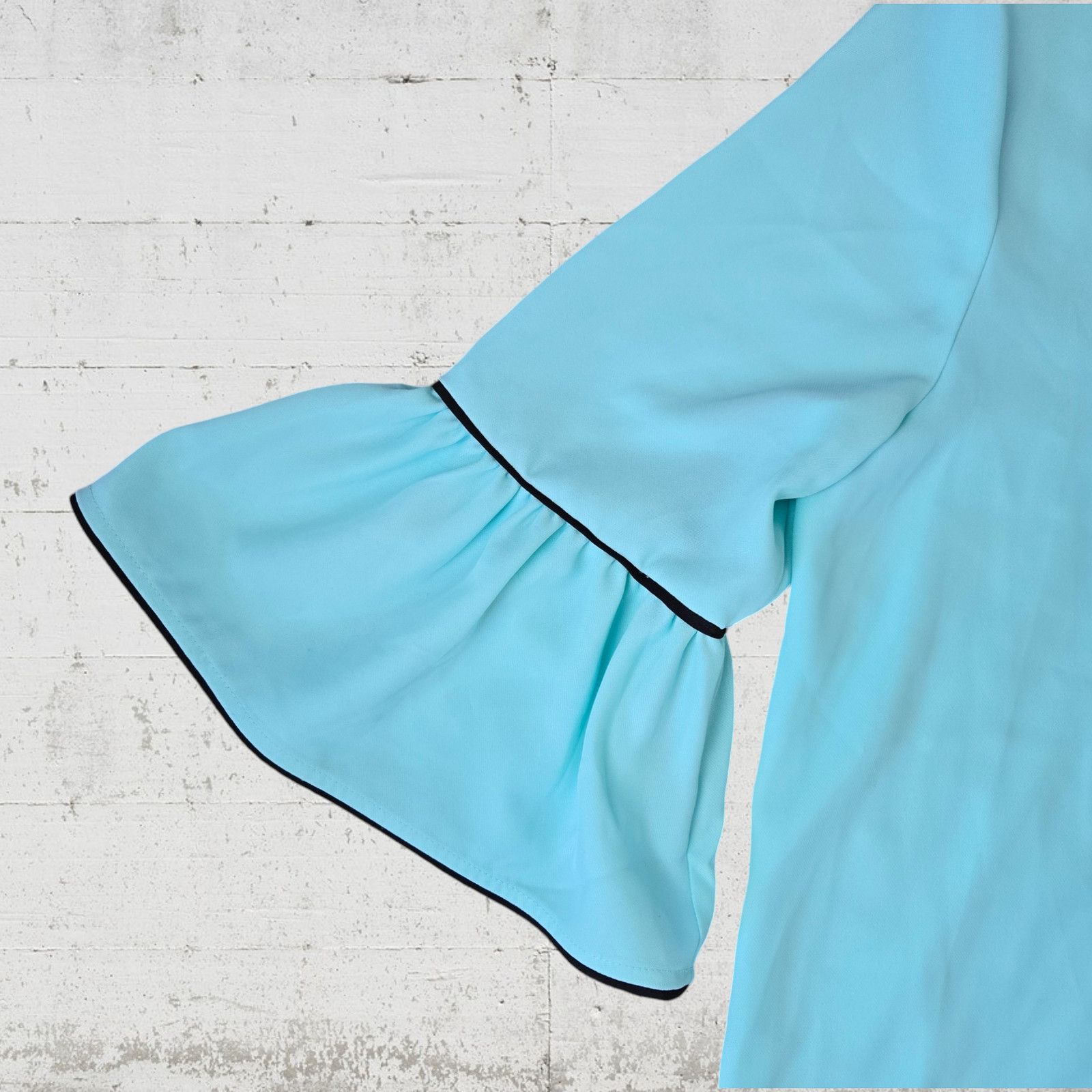 Calvin Klein Calvin Klein Mint Bell Sleeve Blouse Size Large Size L / US 10 / IT 46 - 4 Thumbnail