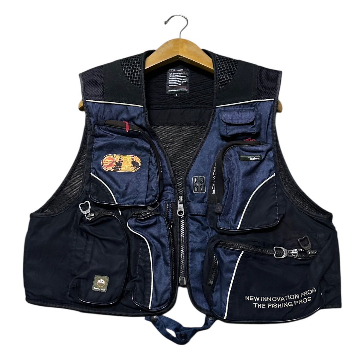 DAIWA Daiwa Provisor multi-pocket fishing vest in blue and black Size US L / EU 52-54 / 3 - 1 Thumbnail