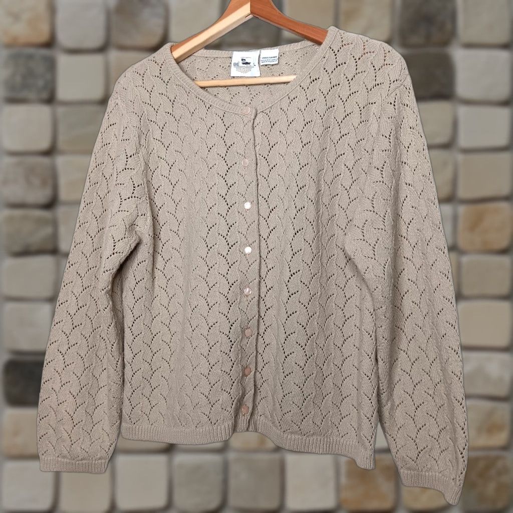 Vintage VINTAGE Bentley Cardigan Sweater Women Large Beige Open-Knit Regular Fit Classic Grannycore Size L / US 10 / IT 46 - 1 Thumbnail