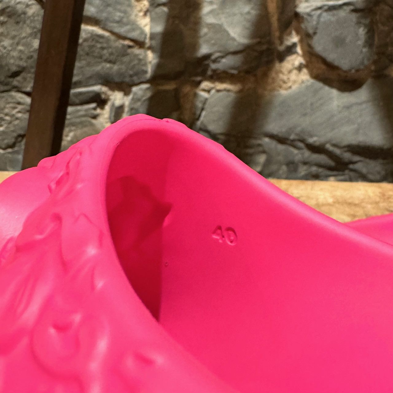 Versace Versace Pink Barocco Medusa Dimension Pool Slides Size US 7 / EU 40 - 7 Thumbnail