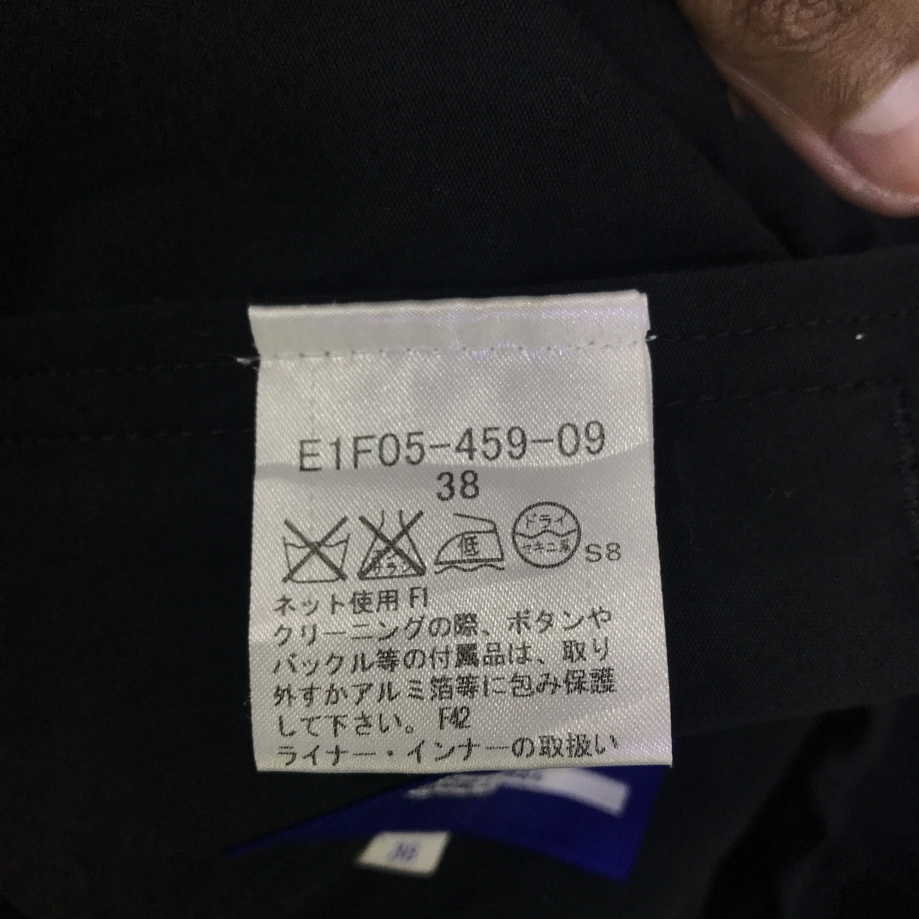 Burberry Burberry Blue Label Cropped design Black jacket K88B12 Size US M / EU 48-50 / 2 - 12 Thumbnail