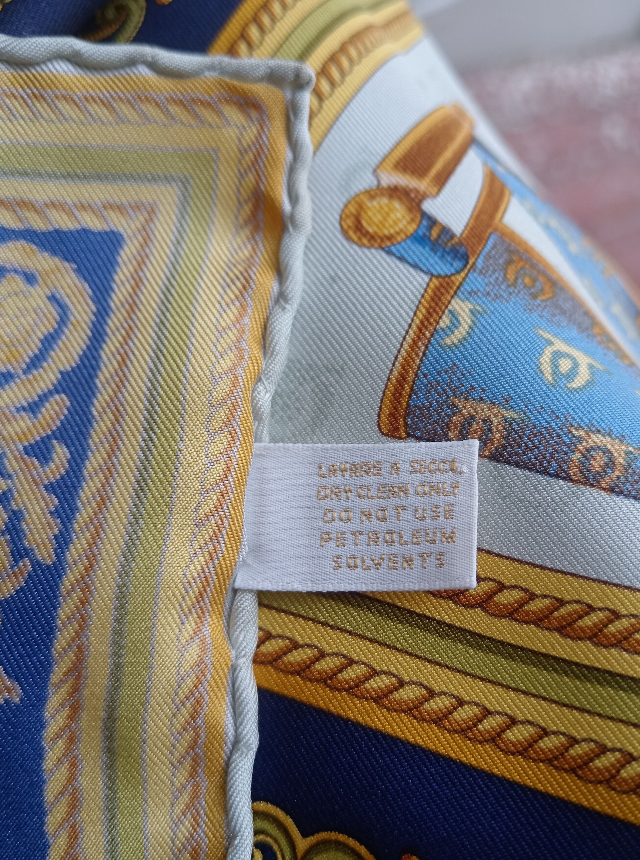 Gucci Gucci Chair Pattern Scarf in 100% silk pre Owned Size ONE SIZE - 8 Thumbnail