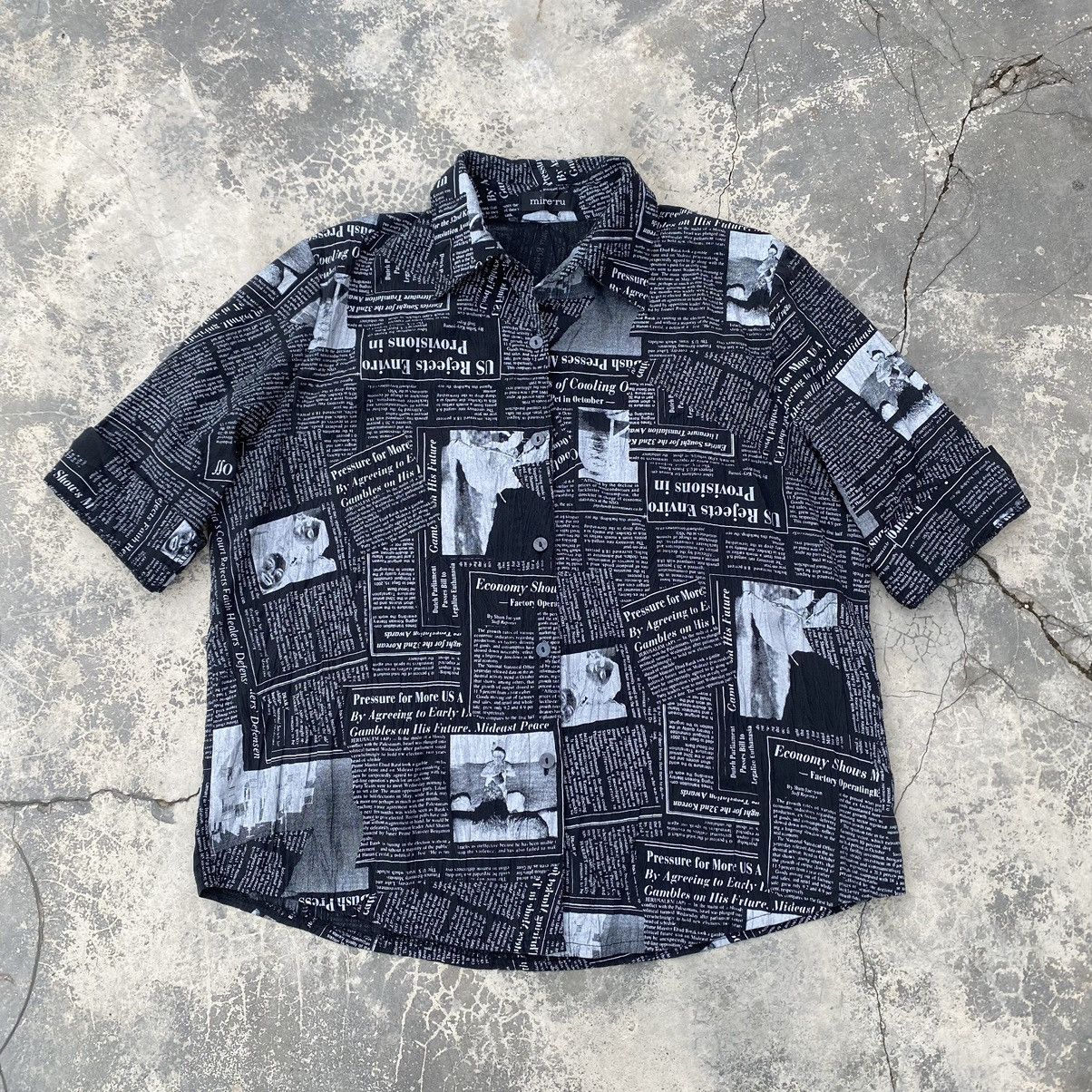 Japanese Brand Mire-ru Mid East War News shirt Size US M / EU 48-50 / 2 - 1 Thumbnail