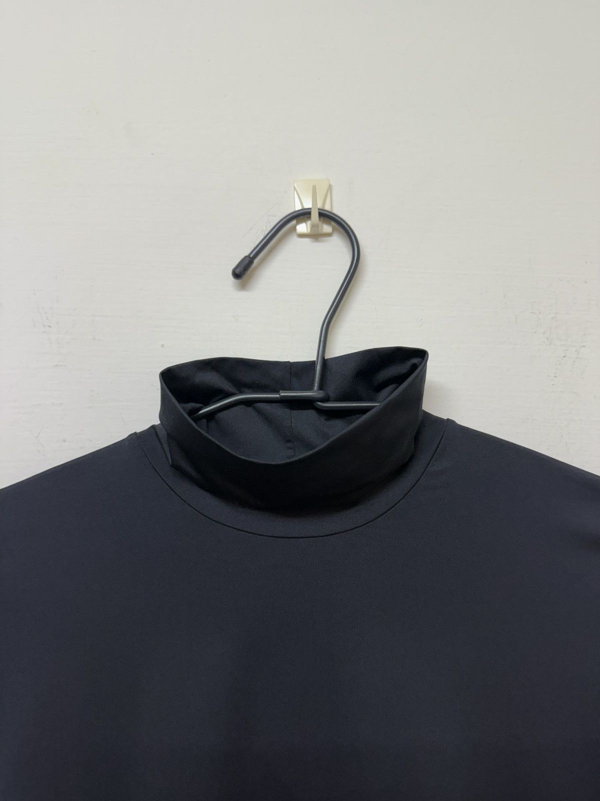 Prada Prada High-necked fitted top Size M / US 6-8 / IT 42-44 - 3 Thumbnail