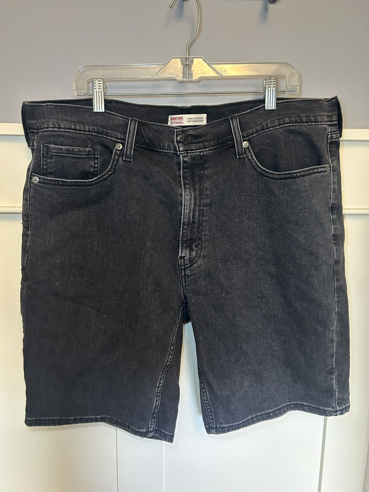 Levi's Levis dark grey black wash denim jorts Size US 38 / EU 54 - 1 Thumbnail