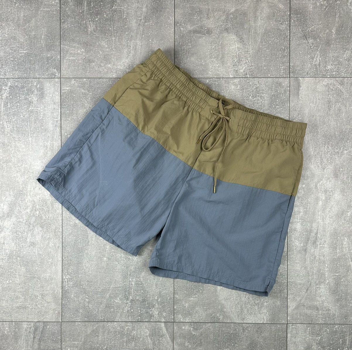 Cos Cos Luxury Basic Two-Tone Swimming Shorts Size US 34 / EU 50 - 2 Thumbnail