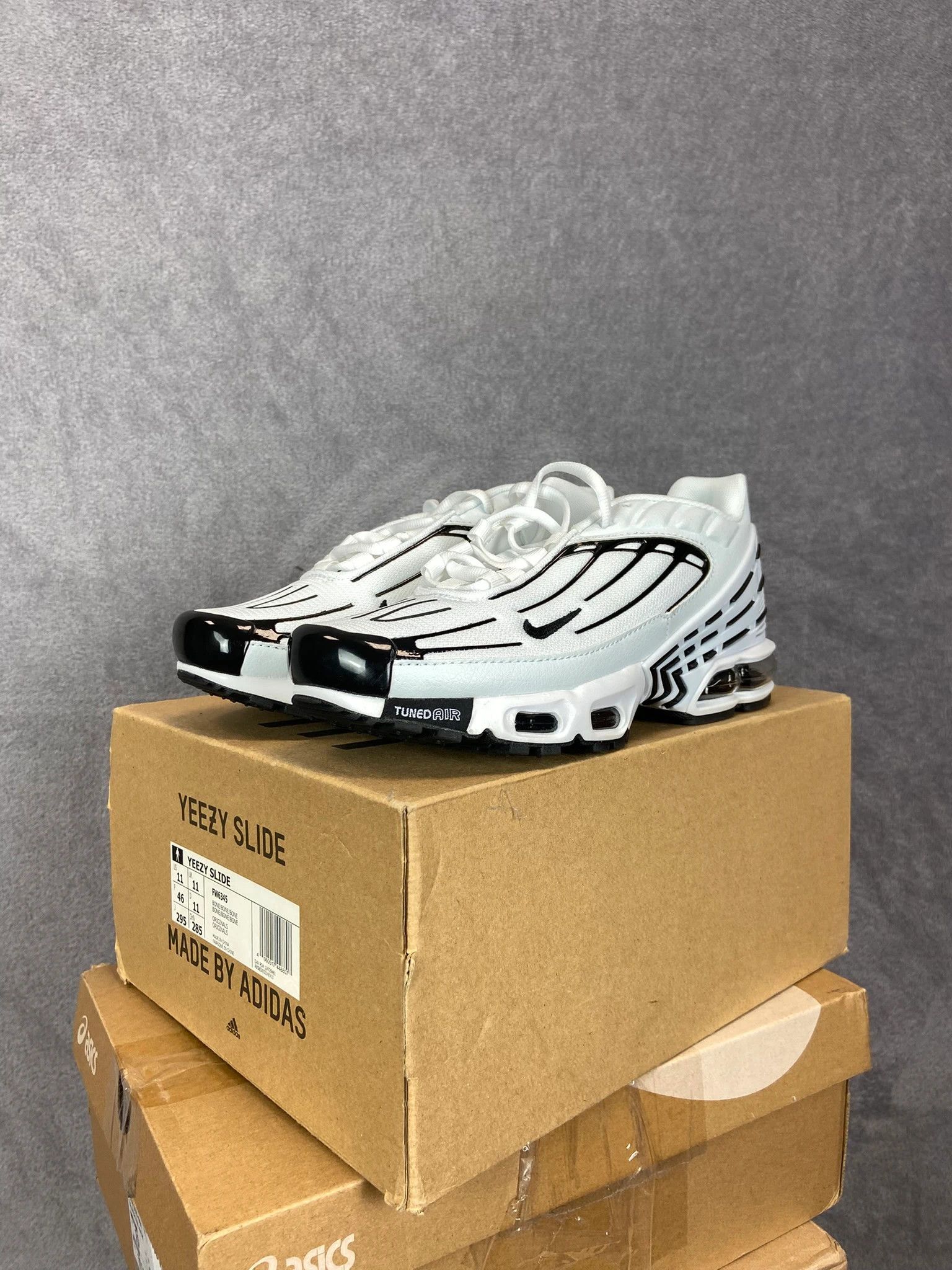 Nike Nike TN Air Max Plus White Sneakers Size 40 Size US 7 / EU 40 - 1 Thumbnail