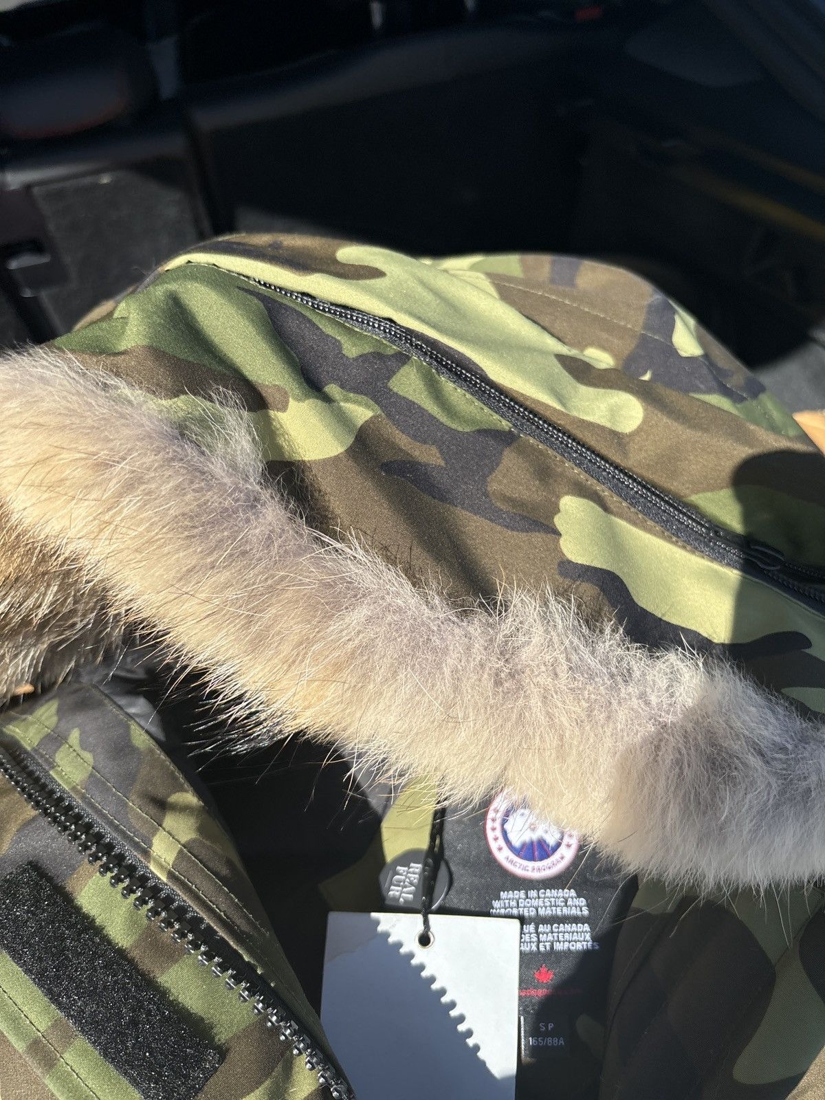 Canada Goose Canada Goose Women's Montebello Parka Fur Hood Classic Camo Size S / US 4 / IT 40 - 6 Thumbnail