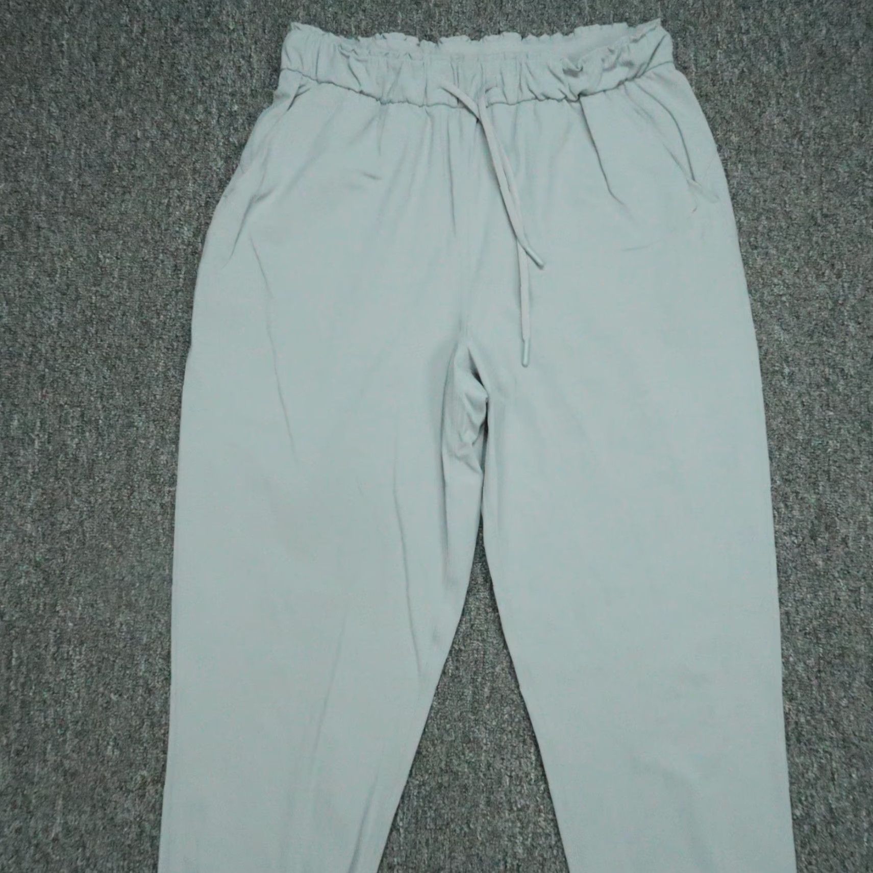 Lululemon Lululemon Pants Womens 10 Gray Jogger Pockets Drawstring Regular Inseam 28 in Tee? Size 32" / US 10 / IT 46 - 2 Thumbnail