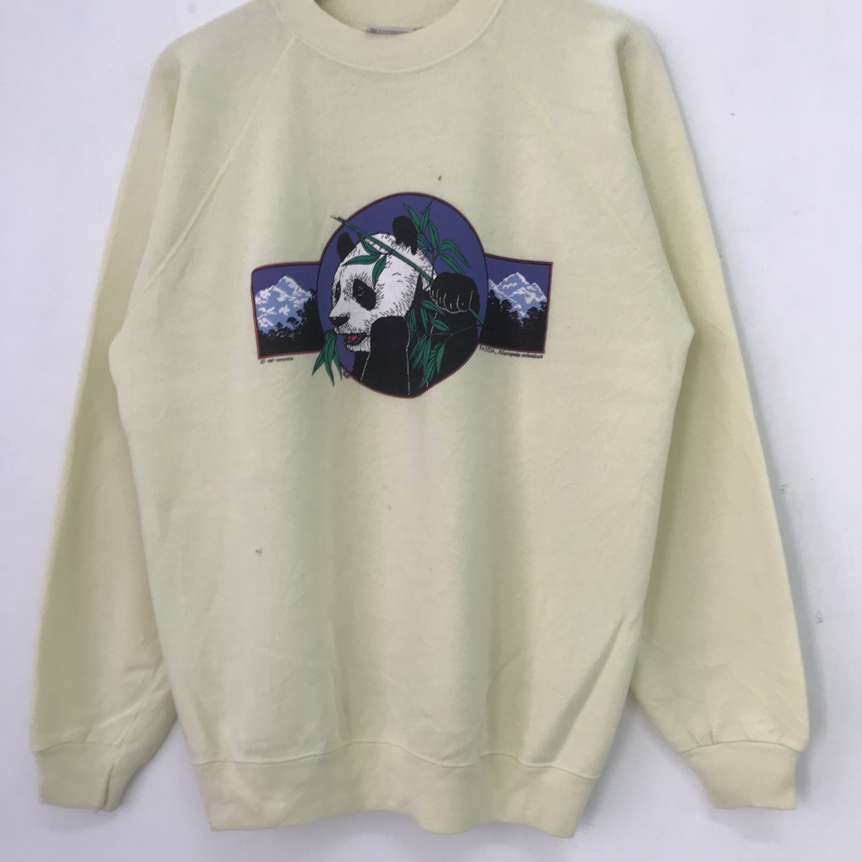 Vintage Vintage 90's Giant Panda Yellow Sweatshirt Large - 429 Size US L / EU 52-54 / 3 - 3 Thumbnail