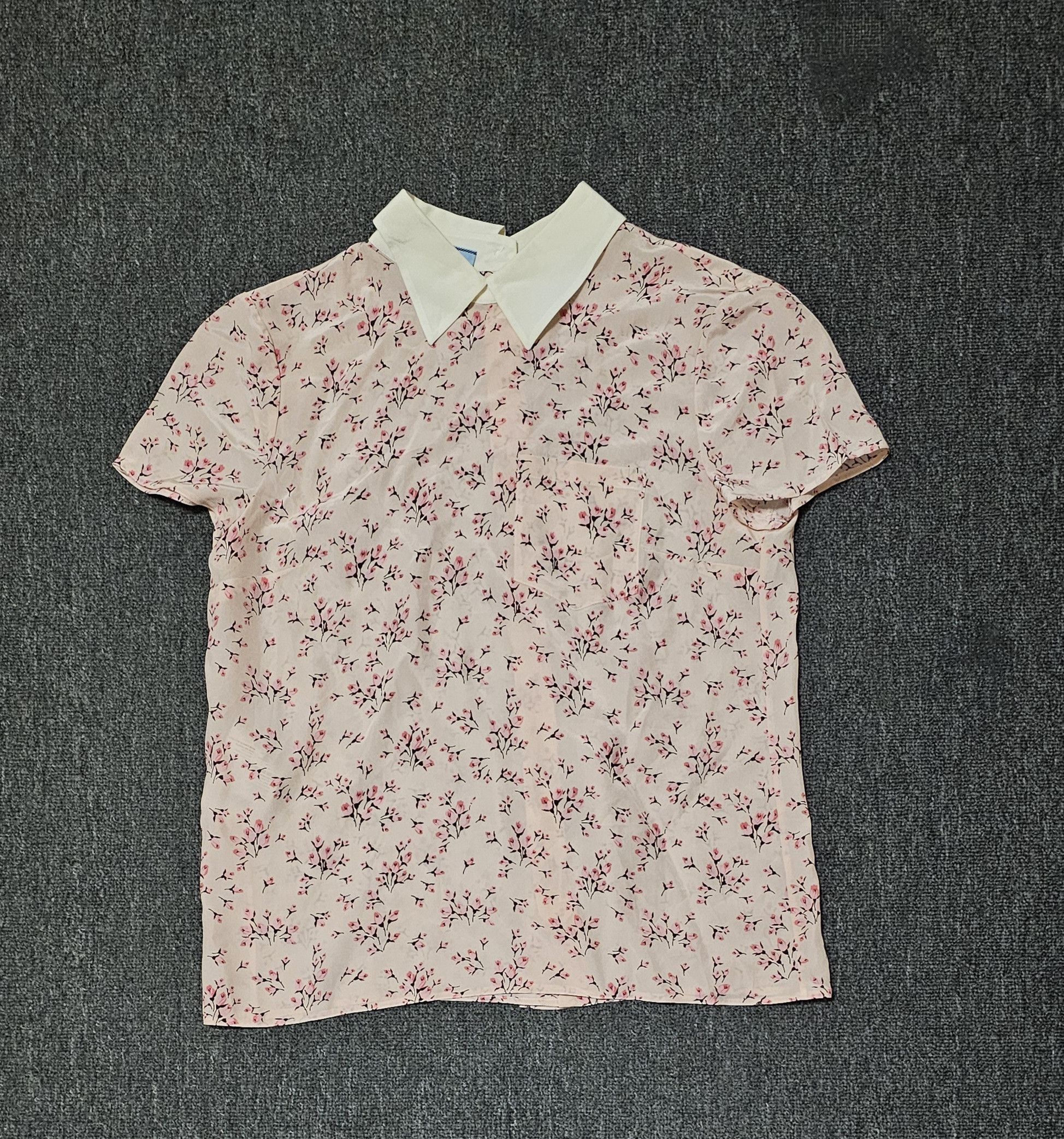 Prada Prada women's silk short sleeve T-shirt size 42/L Size M / US 6-8 / IT 42-44 - 1 Thumbnail