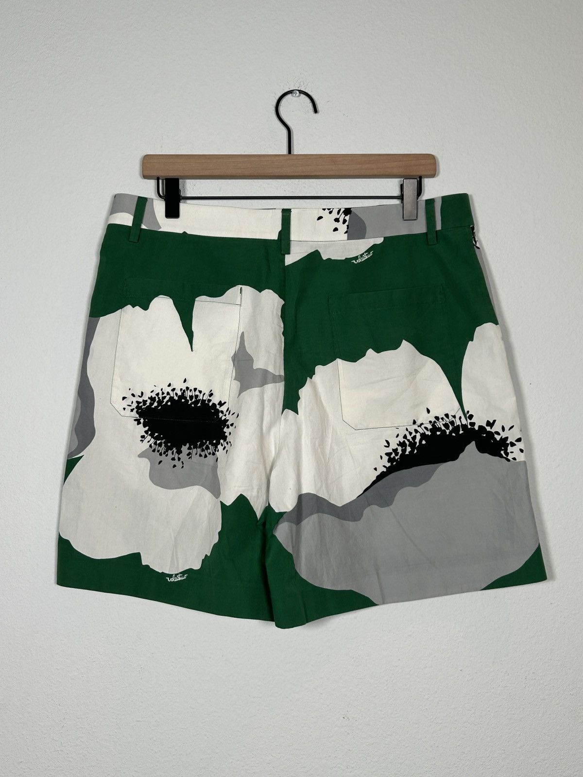 Valentino SS25 Floral Printed Shorts Size US 34 / EU 50 - 3 Thumbnail