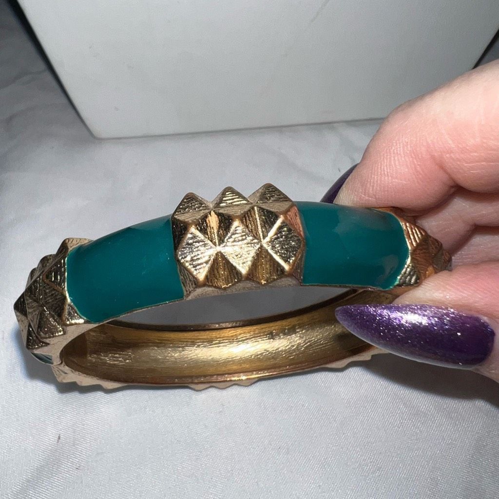 Vintage Vintage MCM Gold Tone and Green Enameled Hinged Cuff Size ONE SIZE - 6 Thumbnail