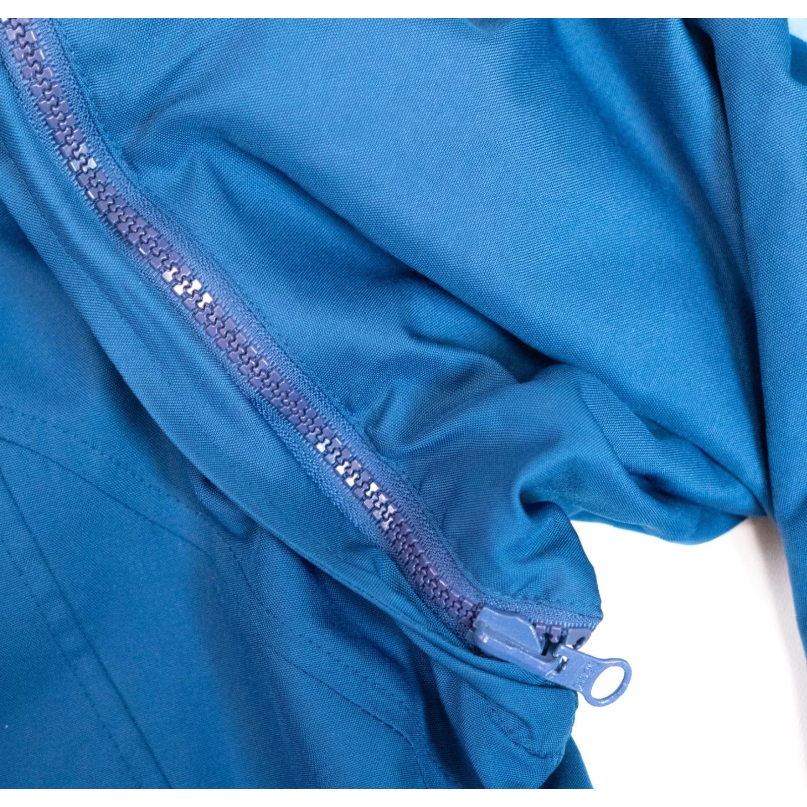 Nike VINTAGE Nike Jordan Shield UNC Carolina Tar Heels 23 2 in 1 Jacket Blue, Windbreaker, Soft Shell, Full Zip, Embroidered Logo, Size L, Men Size US L / EU 52-54 / 3 - 7 Thumbnail