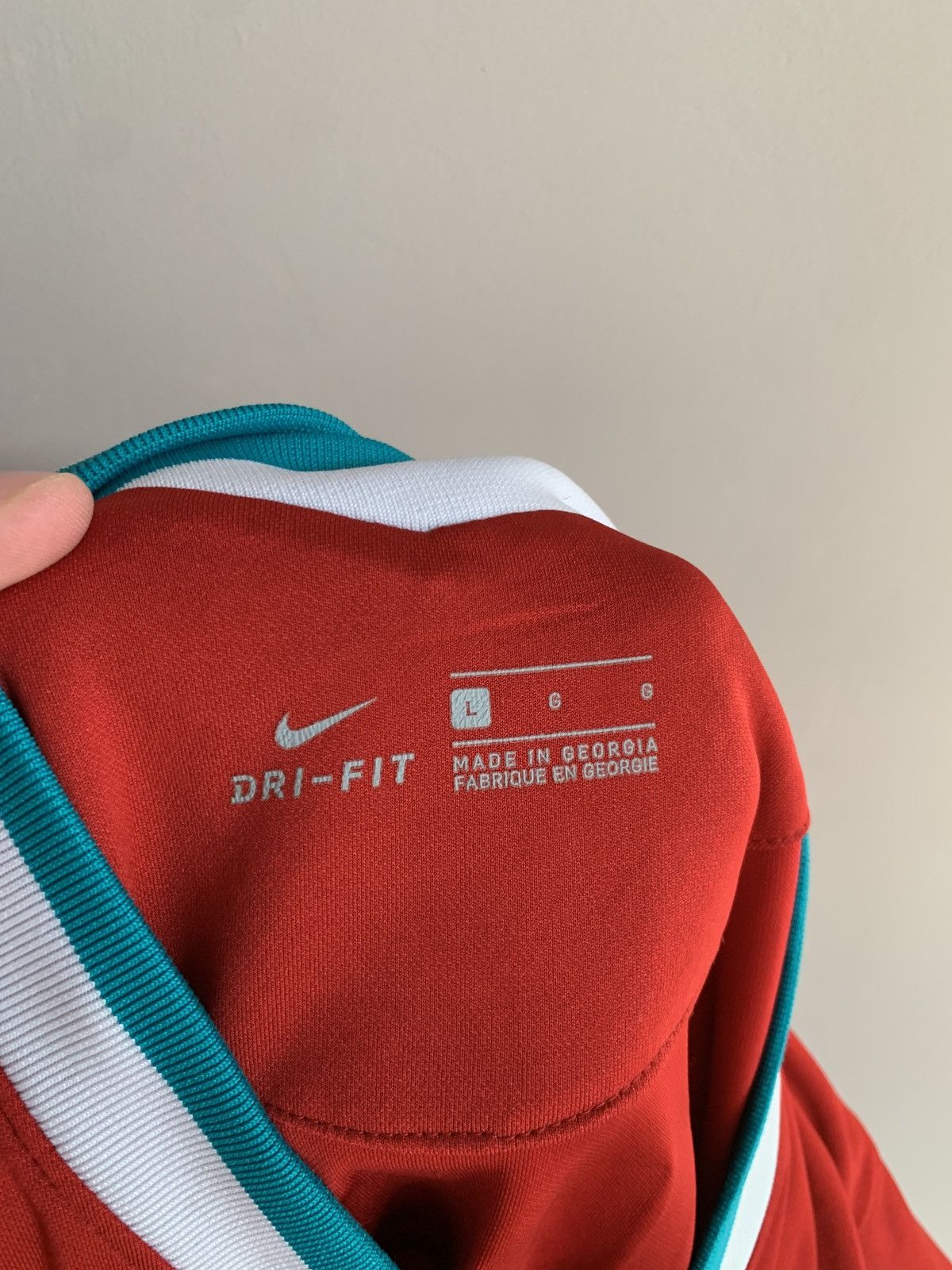 Nike Liverpool Home Football Shirt Nike Soccer Jersey Size L #4 Size US L / EU 52-54 / 3 - 11 Thumbnail