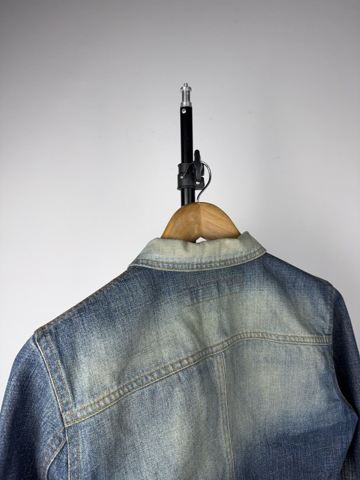Guess 00s Sexy Vintage Guess Jeans Vintage XS Denim Trucker Jacket Size XS / US 0-2 / IT 36-38 - 9 Thumbnail