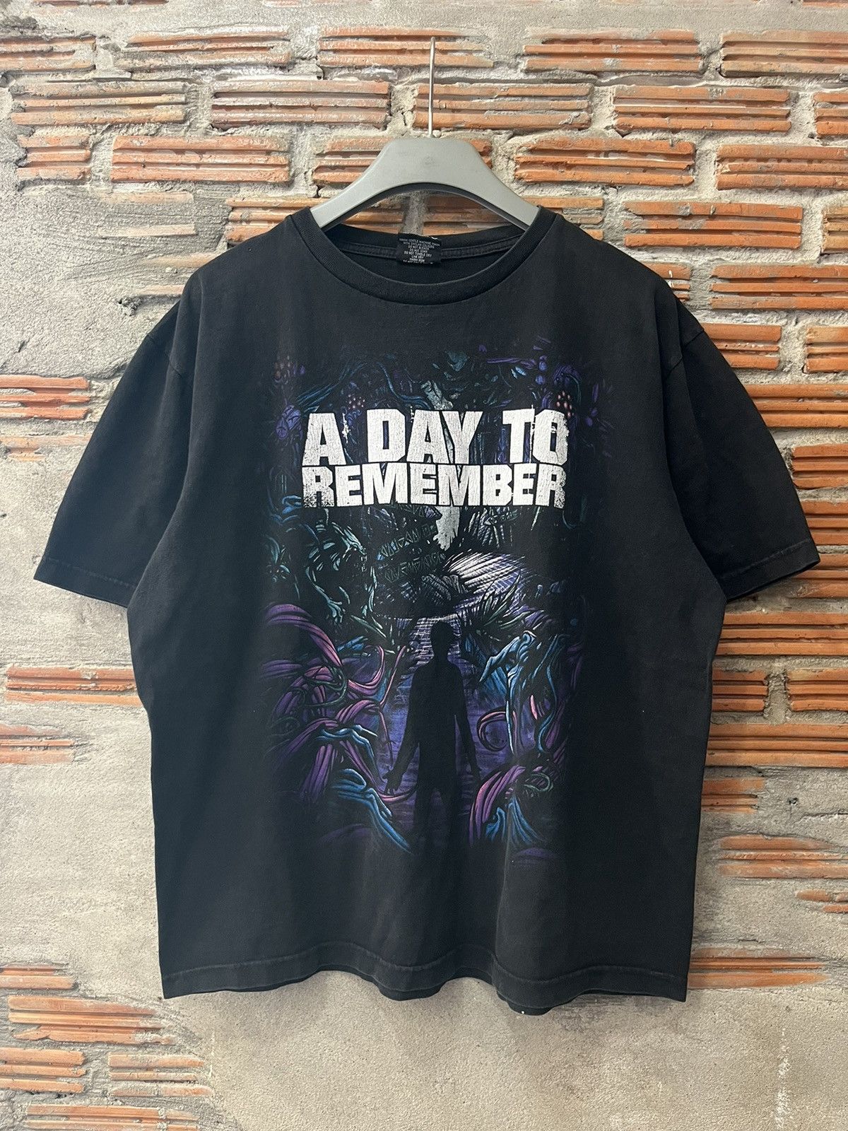 Band Tees Vintage A DAY TO REMEMBER 00’s Tshirt Size US XL / EU 56 / 4 - 2 Thumbnail