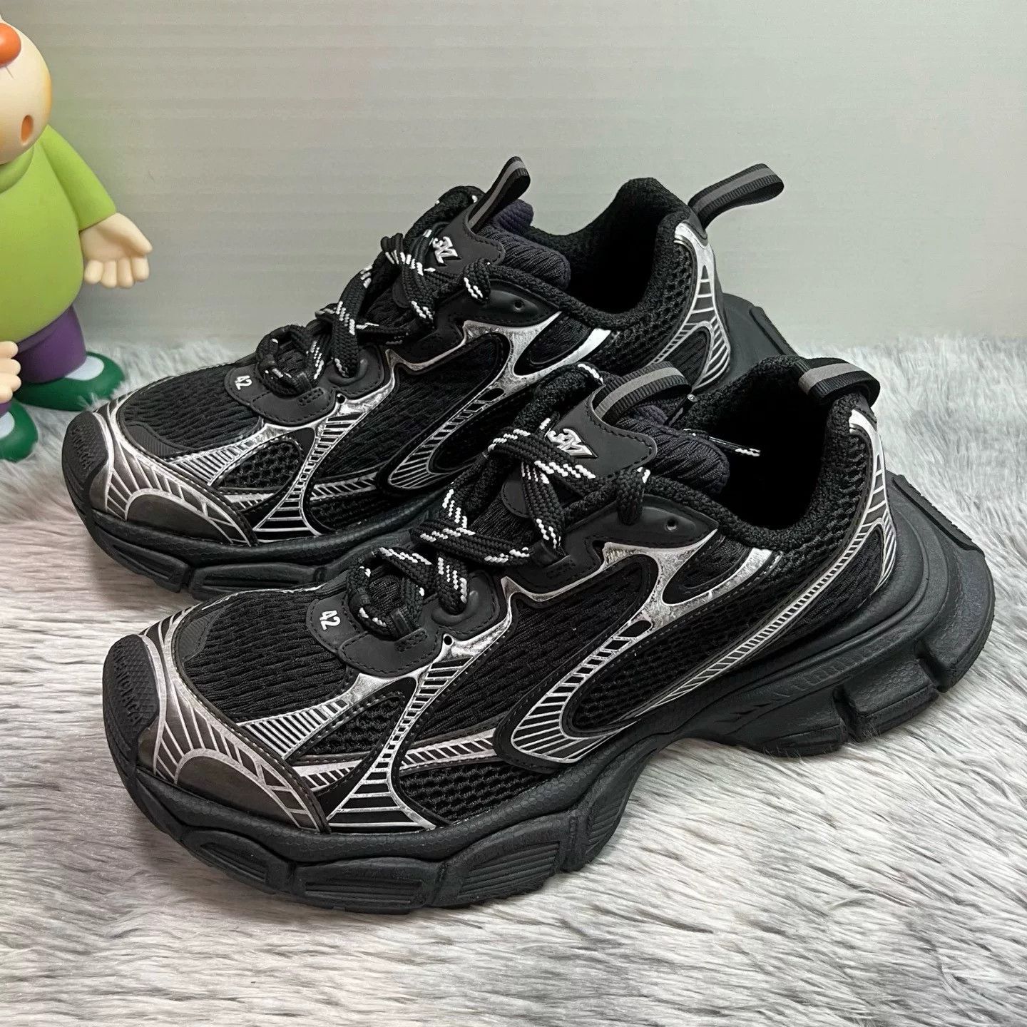Balenciaga Balenciaga Distressed Silver Lowtop Sneakers XXXL Men Size US 10 / EU 43 - 1 Thumbnail