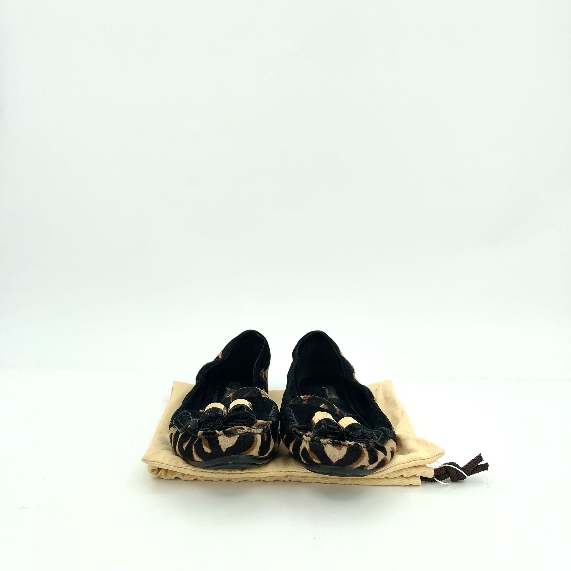 Louis Vuitton Louis Vuitton Lv Leopard Print Round-Toe Flats 36.5 Two-Tone Size US 6 / IT 36 - 4 Thumbnail